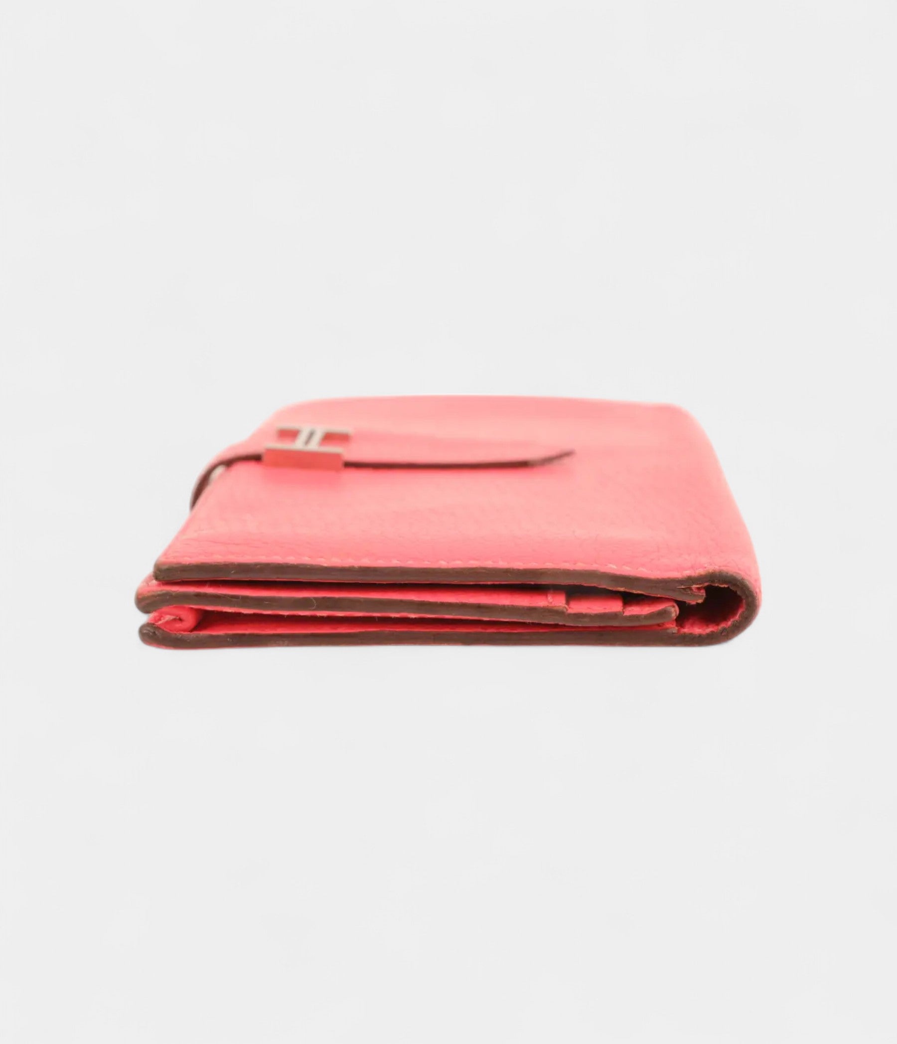 HermesBearnLeatherWalletinPinkFeminineEleganceSignatureSilhouette_5.jpg Hermès Béarn Leather Wallet in Pink Feminine Elegance Signature Silhouette