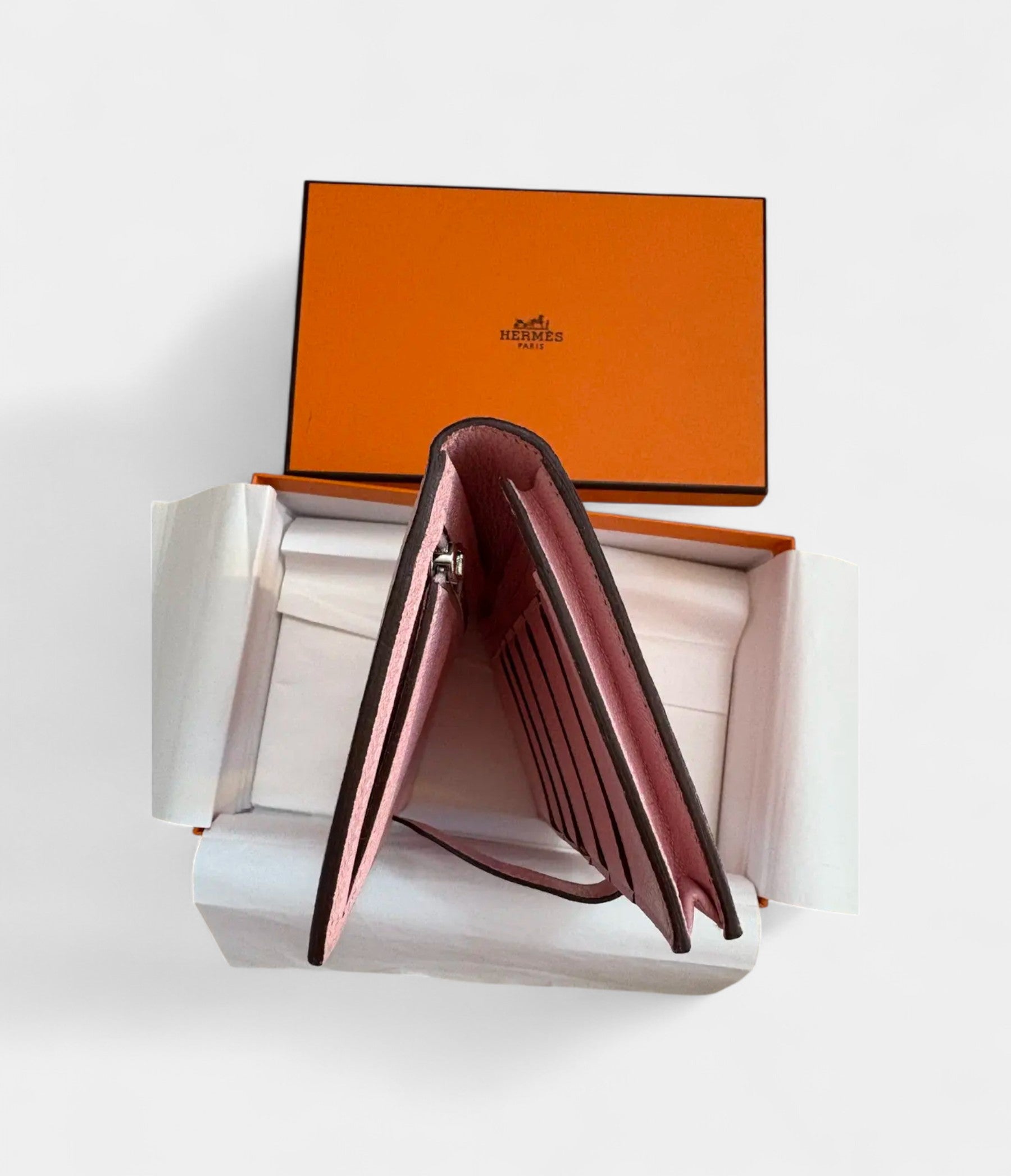 Hermès Béarn Leather Wallet in Pink Feminine Grace with Iconic Elegance