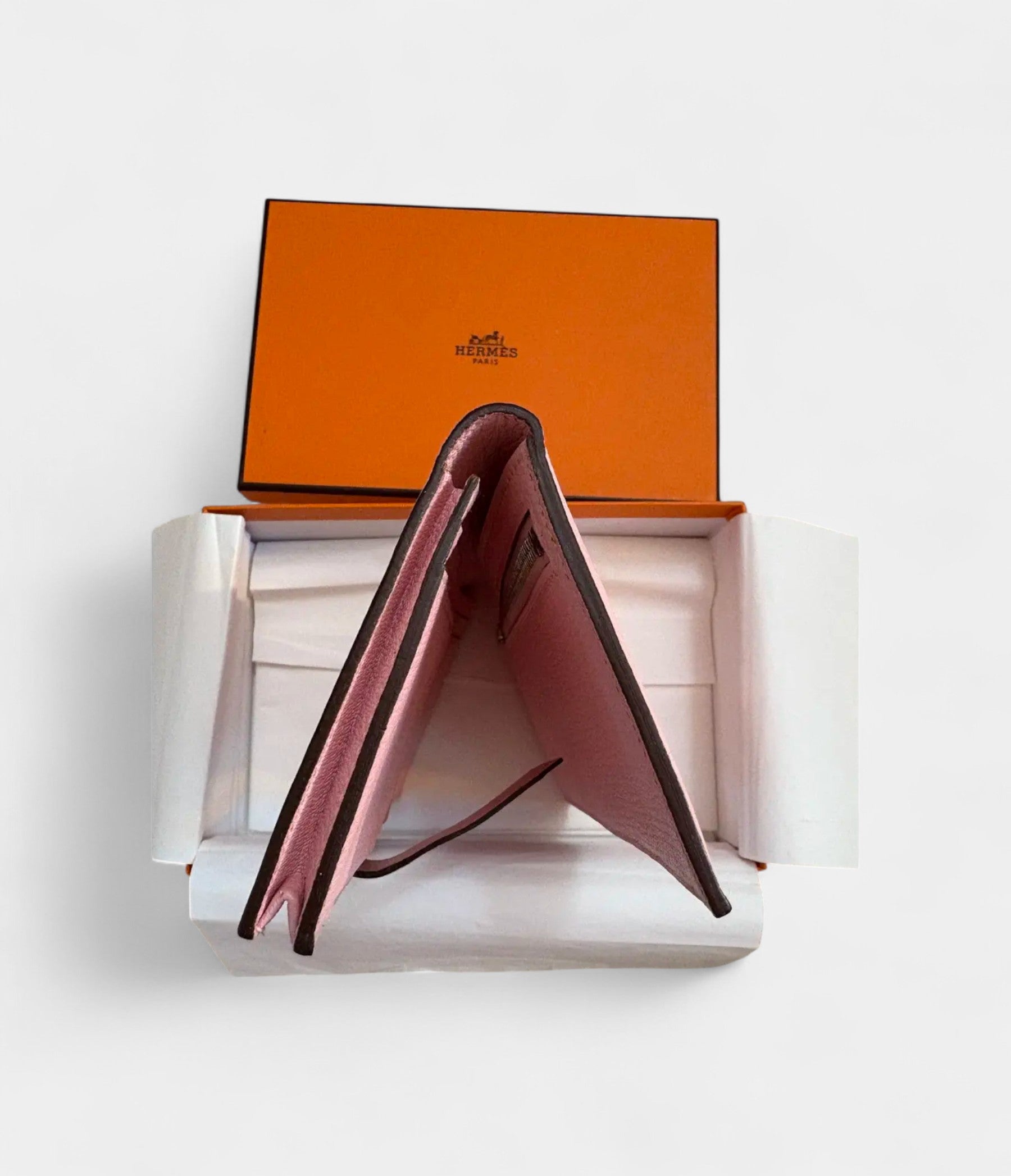 Hermès Béarn Leather Wallet in Pink Feminine Grace with Iconic Elegance
