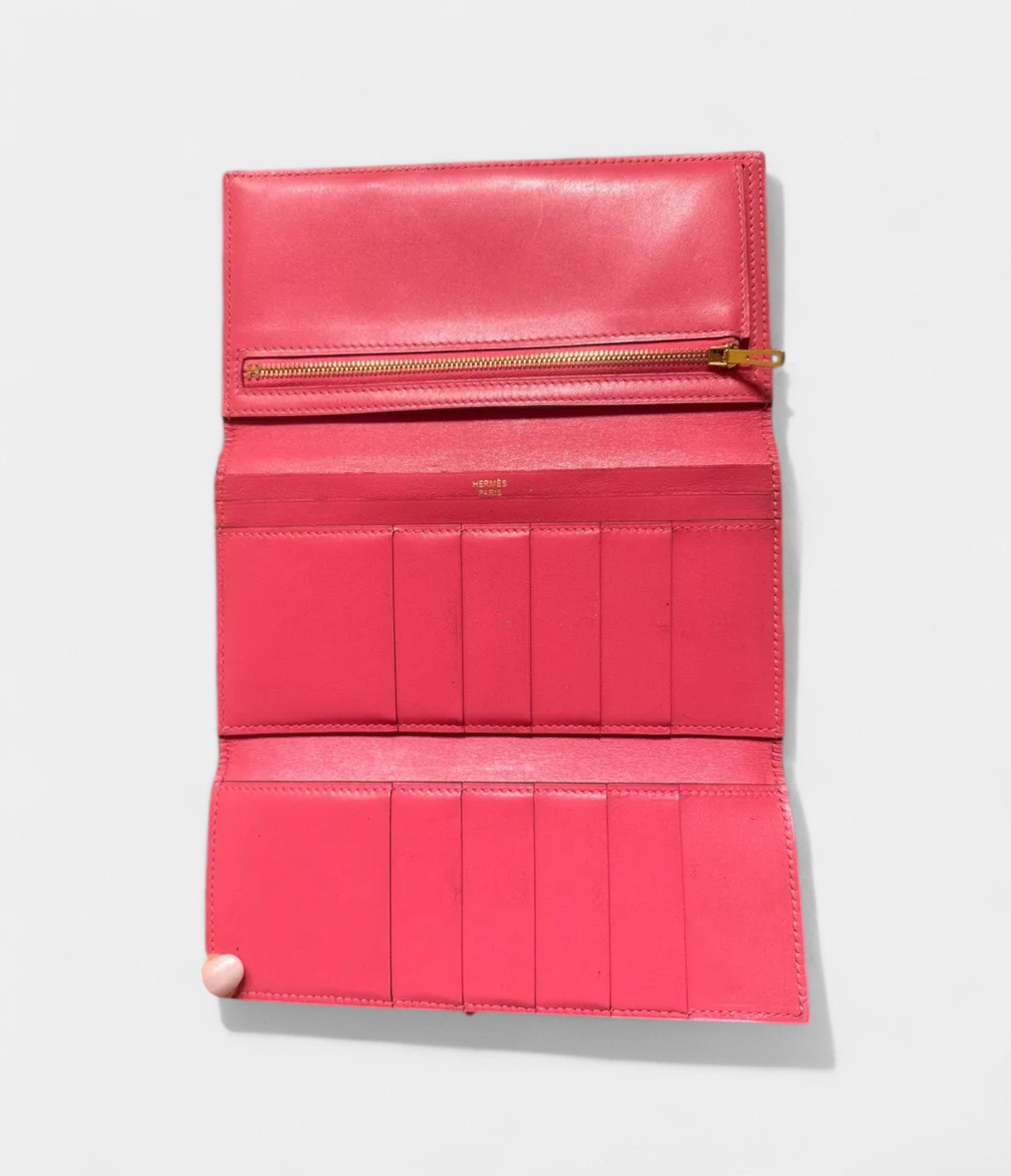 HermesBearnLeatherWalletinPinkSoftLuxurySignatureSilhouette_3.jpg Hermès Béarn Leather Wallet in Pink Soft Luxury Signature Silhouette