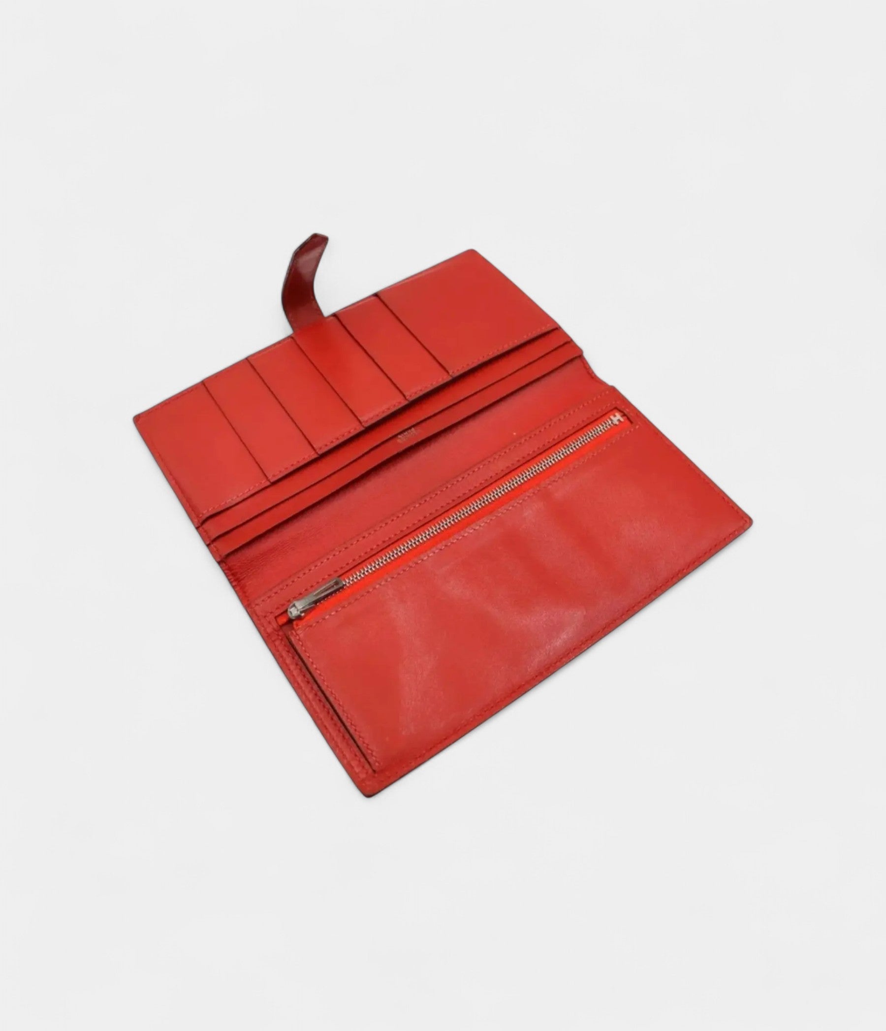 Hermès Béarn Leather Wallet in Red Bold Elegance Classic Silhouette
