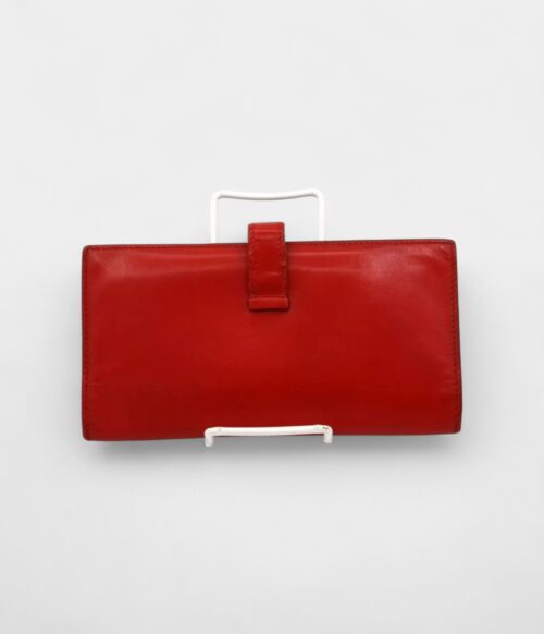 Hermès Béarn Leather Wallet in Red Bold Elegance Classic Silhouette