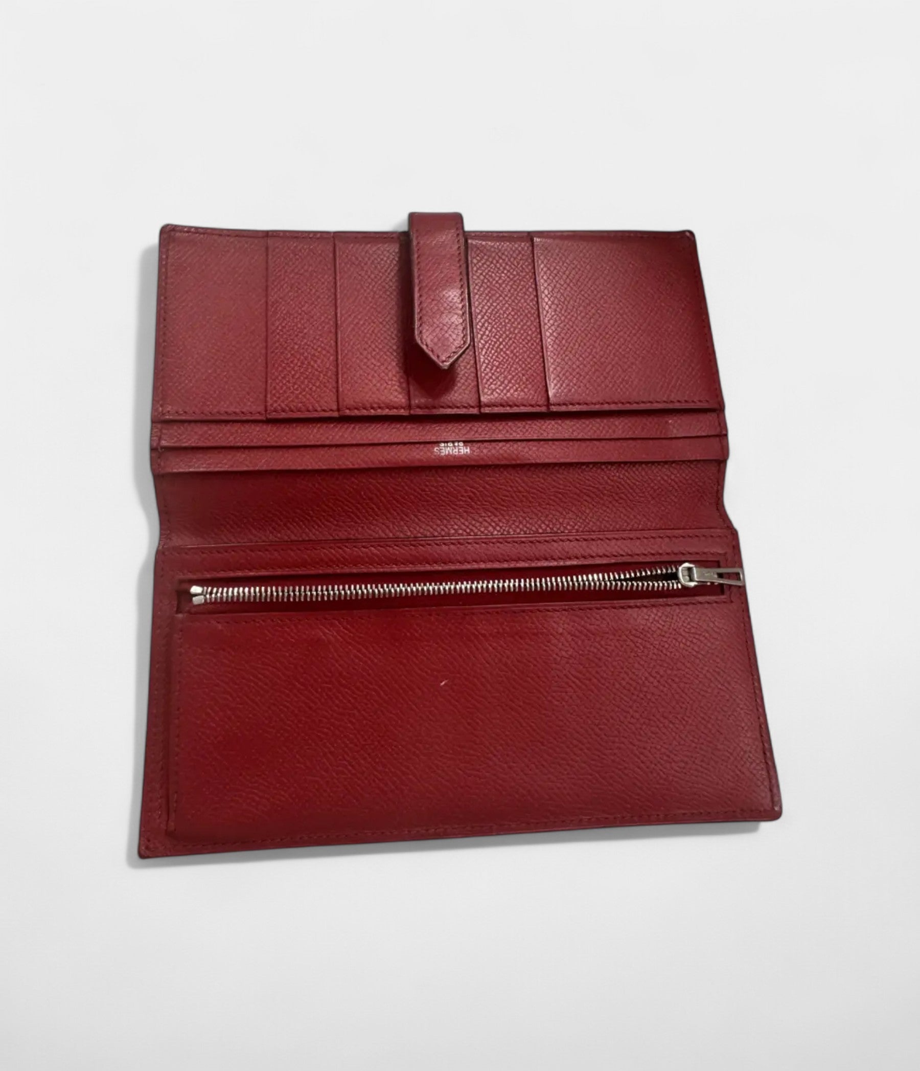 Hermès Béarn Leather Wallet in Red Bold Sophistication Classic Form