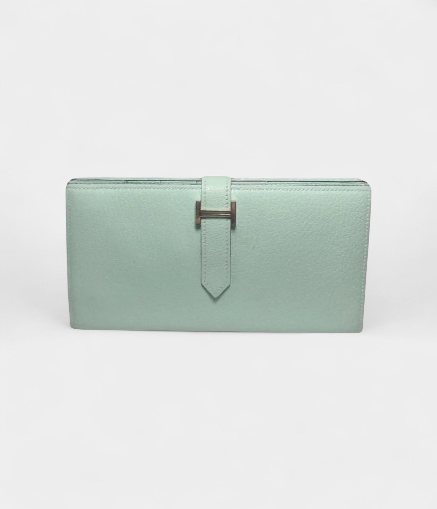 Hermès Béarn Leather Wallet in Turquoise Fresh Elegance Signature Design