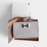 Hermès Béarn Leather Wallet in Unique Leather Distinctive Style with Signature Elegance