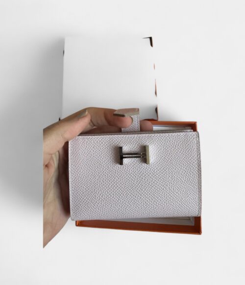 Hermès Béarn Leather Wallet in Unique Leather Distinctive Style with Signature Elegance
