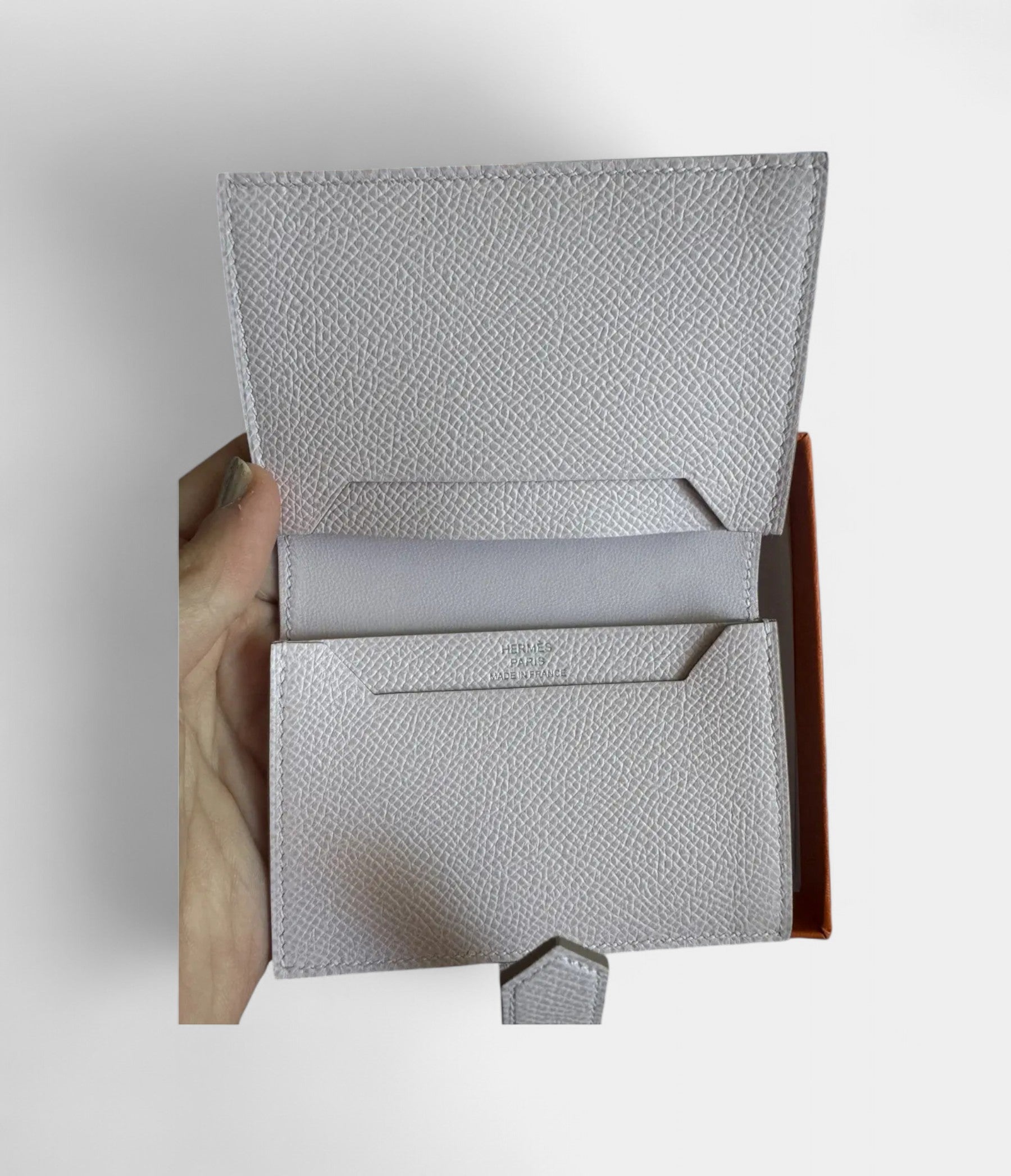Hermès Béarn Leather Wallet in Unique Leather Distinctive Style with Signature Elegance
