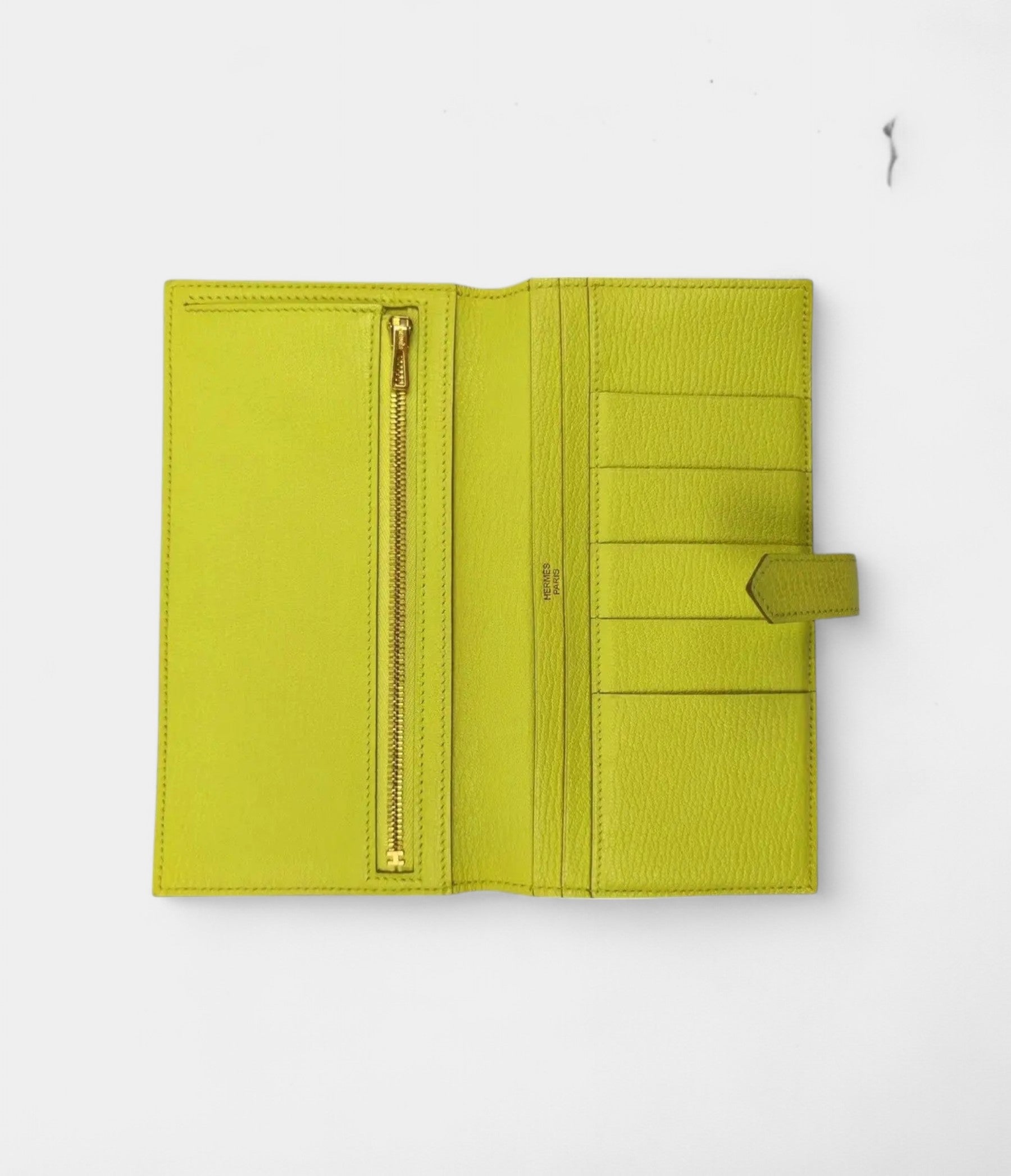 Hermès Béarn Leather Wallet in Yellow Radiant Elegance Classic Form