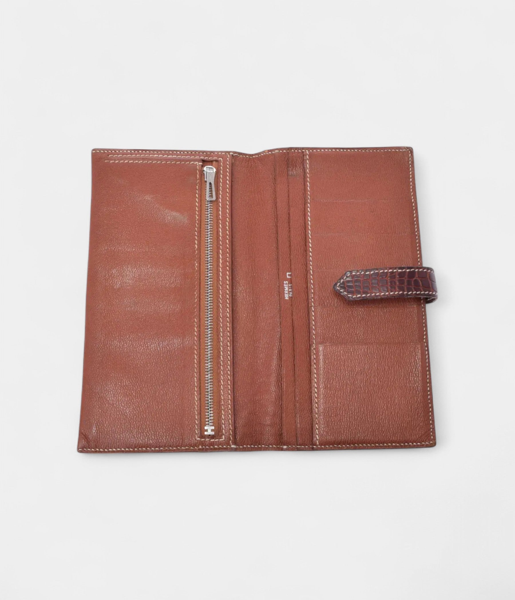 HermesBearnWalletinBrownTimelessEleganceDistinctiveFinish_2.jpg Hermès Béarn Wallet in Brown Timeless Elegance Distinctive Finish
