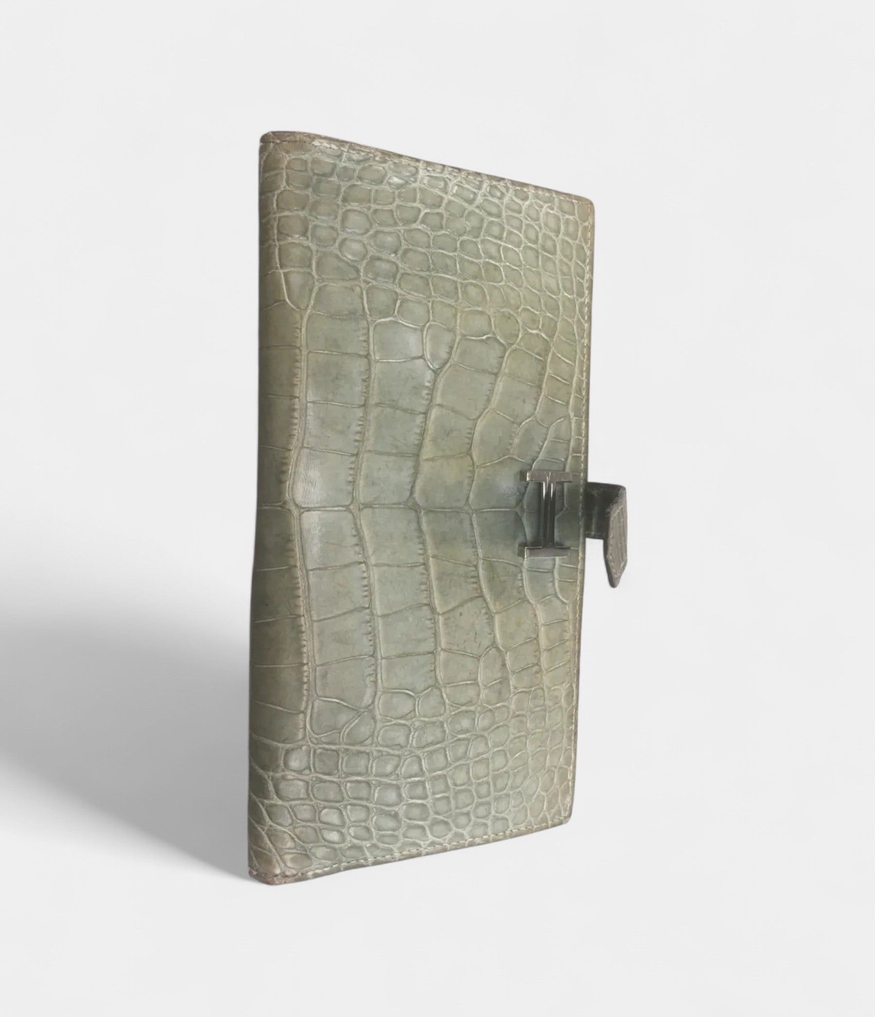 HermesBearnWalletinGreenAlligatorLeather_1.jpg Hermès Béarn Wallet in Green Alligator Leather