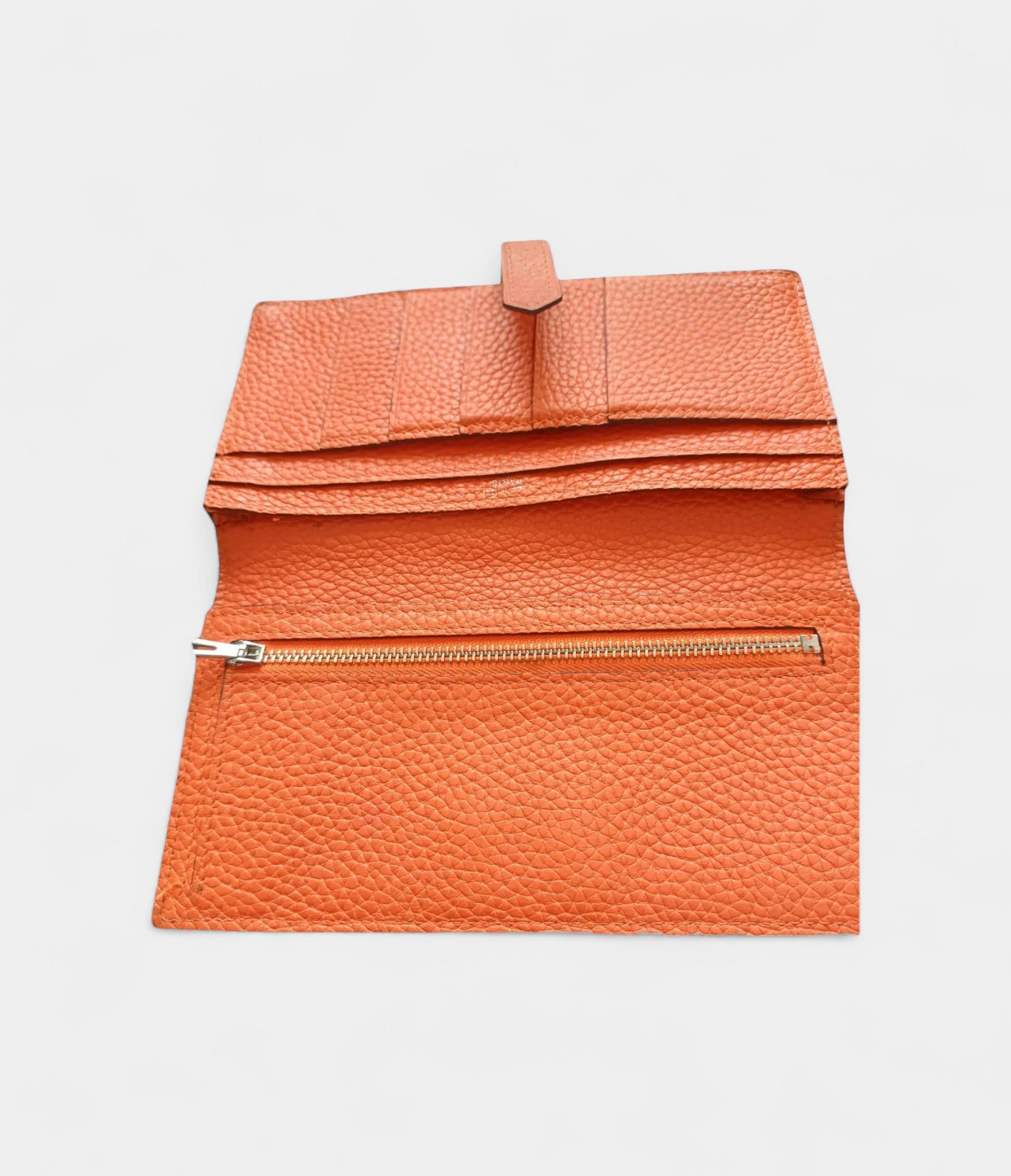 HermesBearnWalletinOrangeLeatherExpressionofElegance_3_da7c0bf4-b4f5-4fde-b3ef-9efaa39b1ec8.jpg Hermès Béarn Wallet in Orange Leather Expression of Elegance