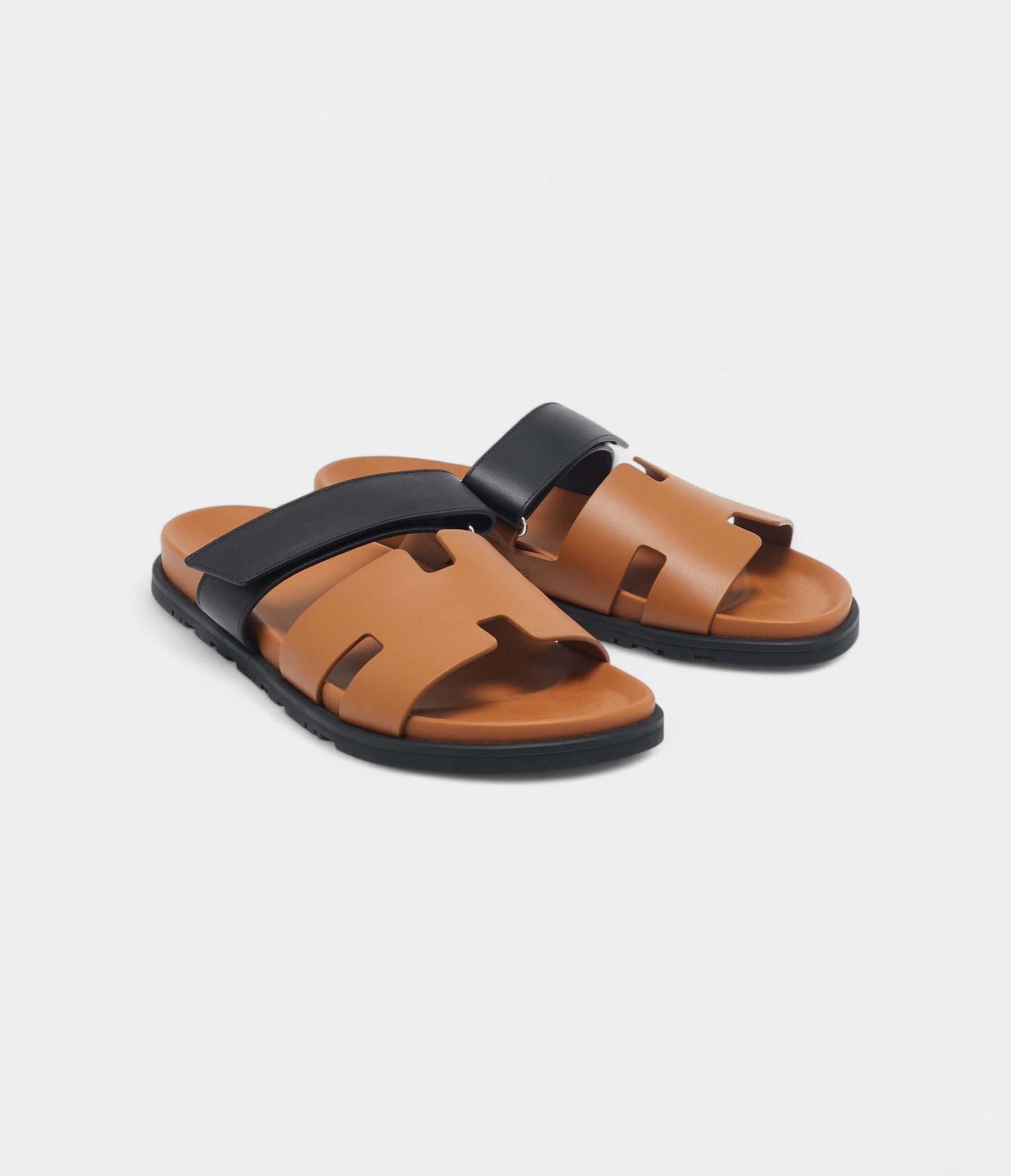 HermesBlackBrownLeatherChypreSandals44EU_4.jpg Hermes Black/Brown Leather Chypre Sandals 44 EU