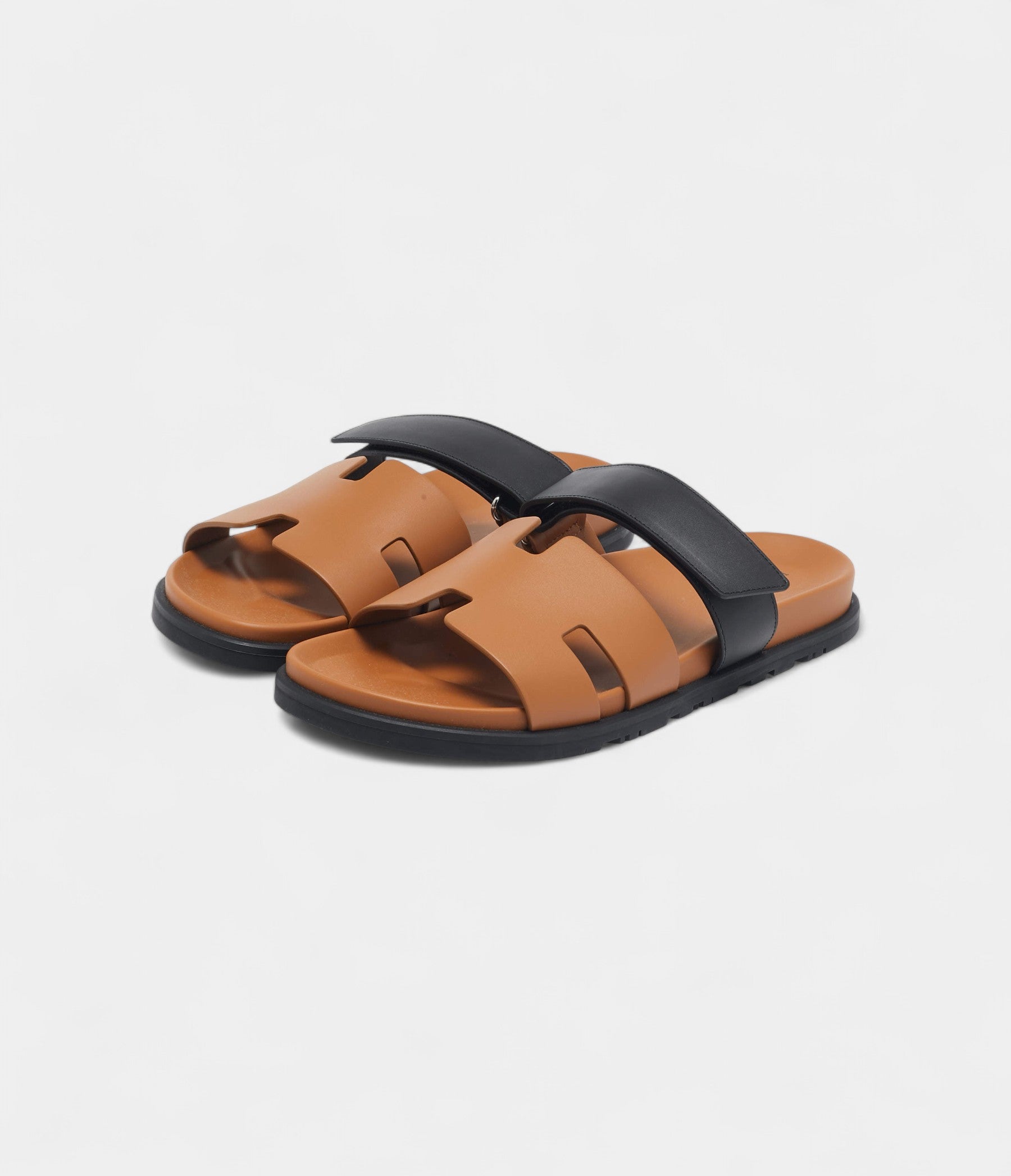 HermesBlackBrownLeatherChypreSandals44EU_6.jpg Hermes Black/Brown Leather Chypre Sandals 44 EU