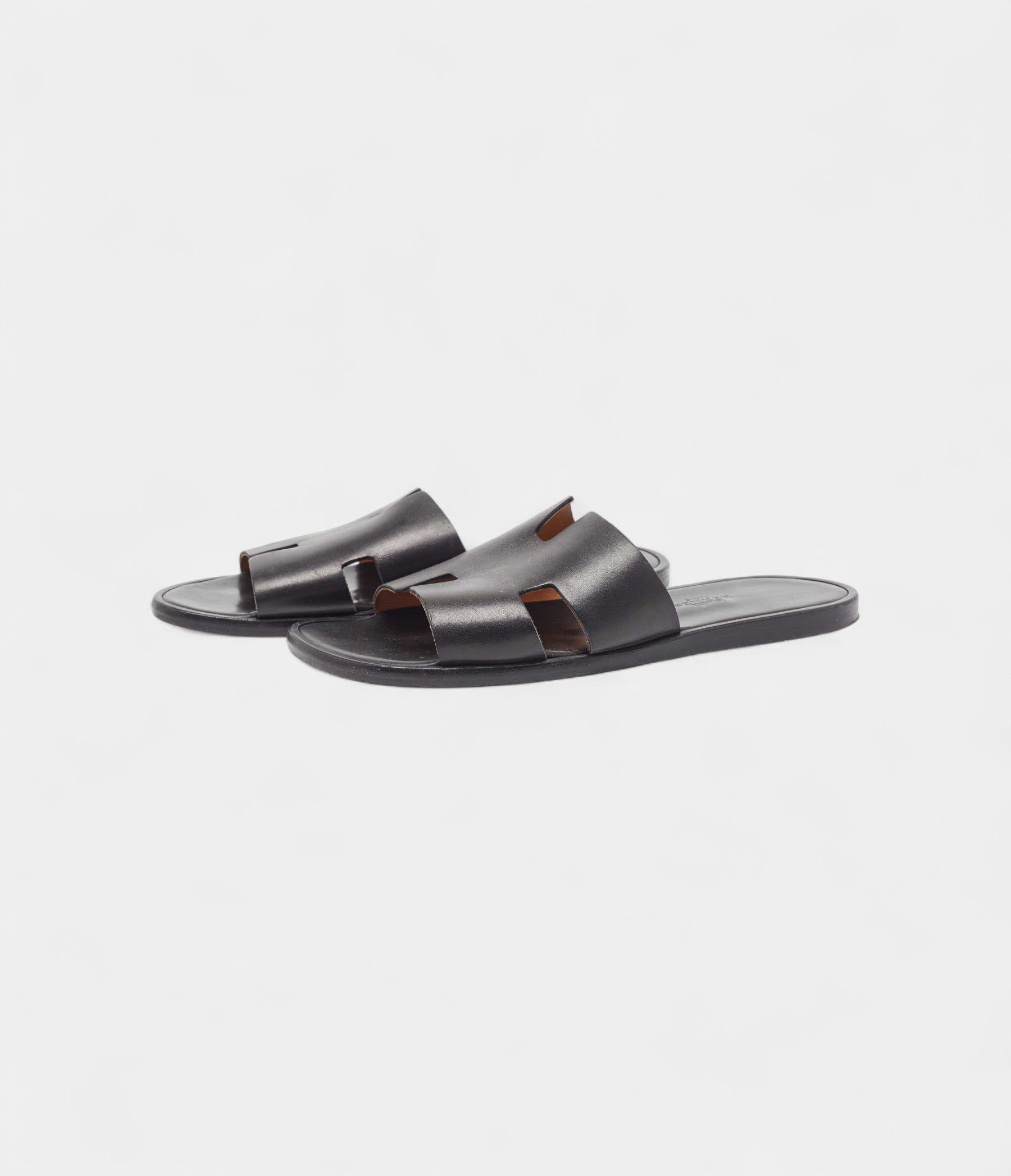 HermesBlackLeatherIzmirSandals41EU_1.jpg Hermes Black Leather Izmir Sandals 41 EU