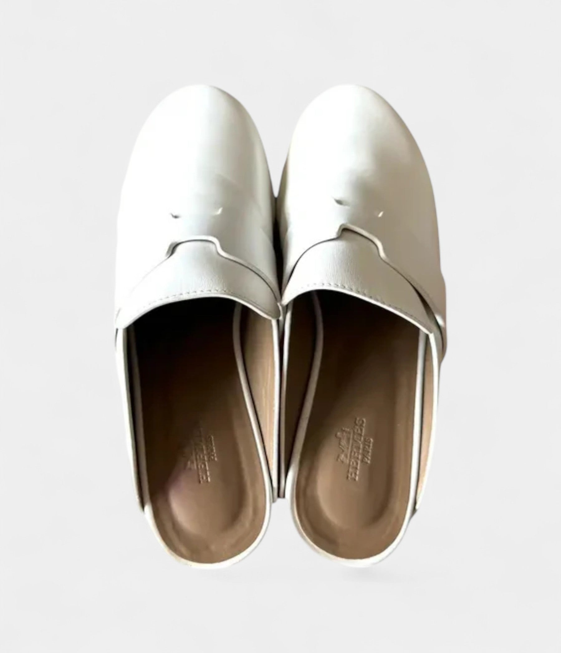 HermesCalyaLeatherMules_ClogsAFusionofComfortandElegance_3_639fa7a3-008c-4ae7-8934-130764b8955a.jpg Hermès Calya Leather Mules & Clogs A Fusion of Comfort and Elegance