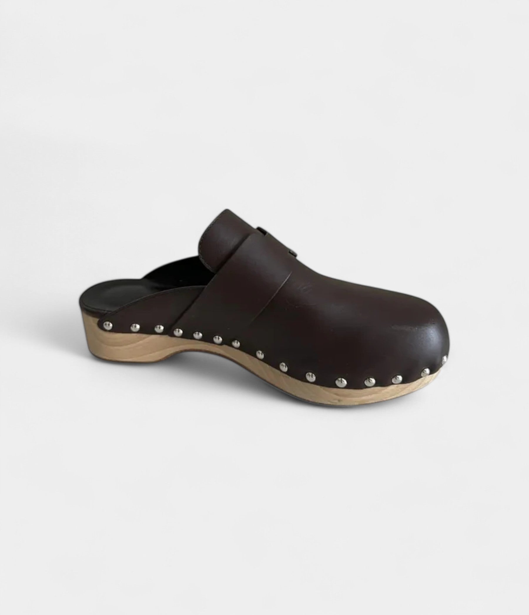 HermesCalyaLeatherMules_ClogsTimelessCraftsmanshipwithEffortlessElegance_3_3207d81a-f341-49a2-ad9b-cd8b6f7674b1.jpg Hermès Calya Leather Mules & Clogs Timeless Craftsmanship with Effortless Elegance