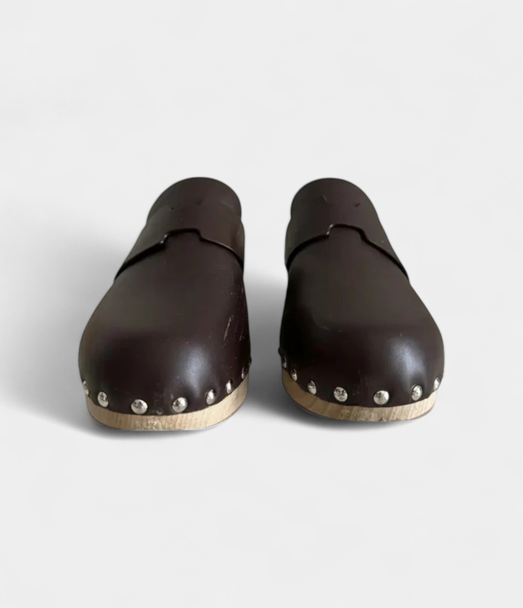 HermesCalyaLeatherMules_ClogsTimelessCraftsmanshipwithEffortlessElegance_4_4c9ab3f9-65ae-4a1c-8432-0e025e69bfa3.jpg Hermès Calya Leather Mules & Clogs Timeless Craftsmanship with Effortless Elegance