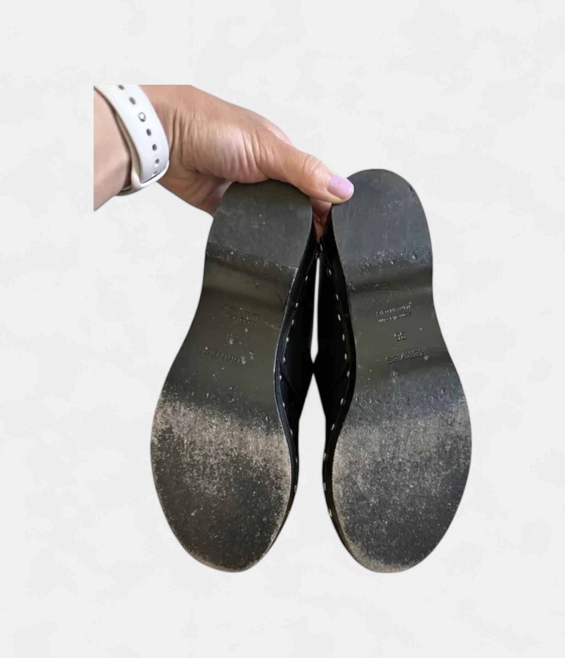Hermès Calya Leather Mules & Clogs Where Sculptural Design Meets Effortless Luxury