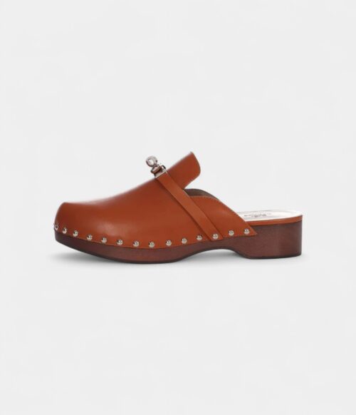 Hermès Carlotta Leather Mules & Clogs – Effortless Elegance