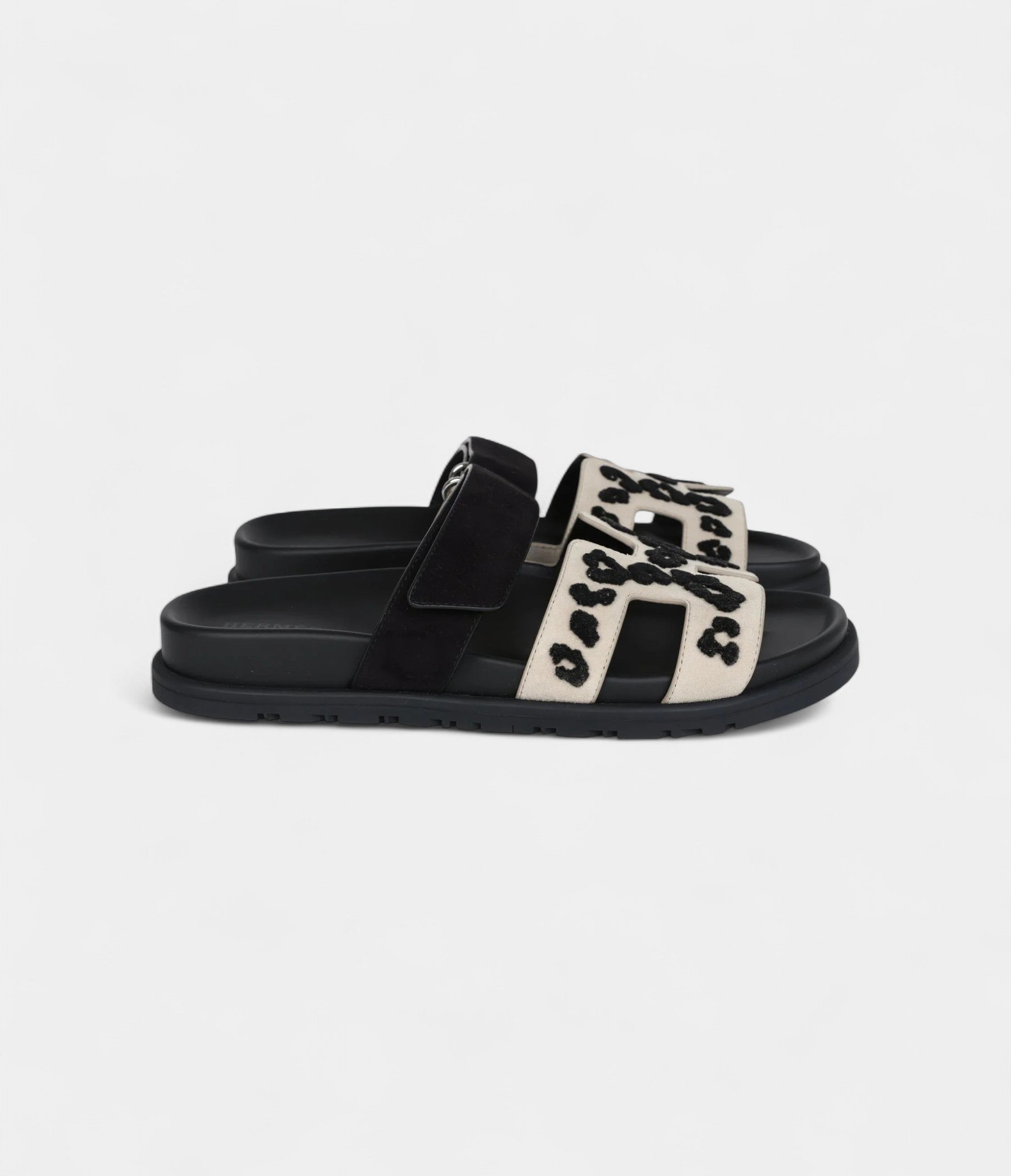 Hermès Chypre Techno Sandal Beige Esquisse and Black Tufted Suede Palladium Hardware 37 EU