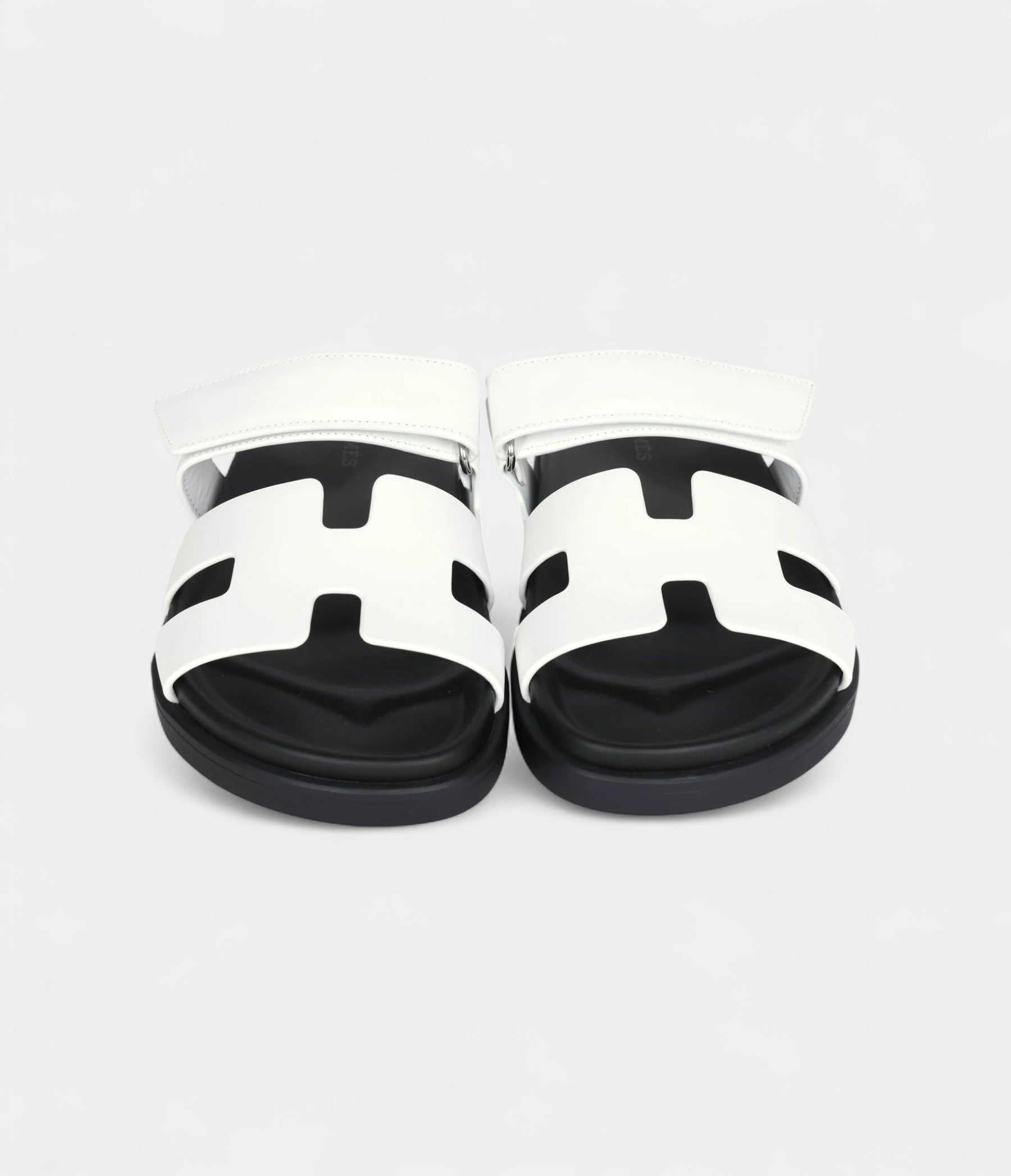 HermesChypreTechnoSandalsGoldCalfskinPalladiumHardware39EU_6_9834c555-68ea-491e-a9b3-6ab03836c738.jpg Hermès Chypre Techno Sandals White Calfskin Palladium Hardware 36.5 EU