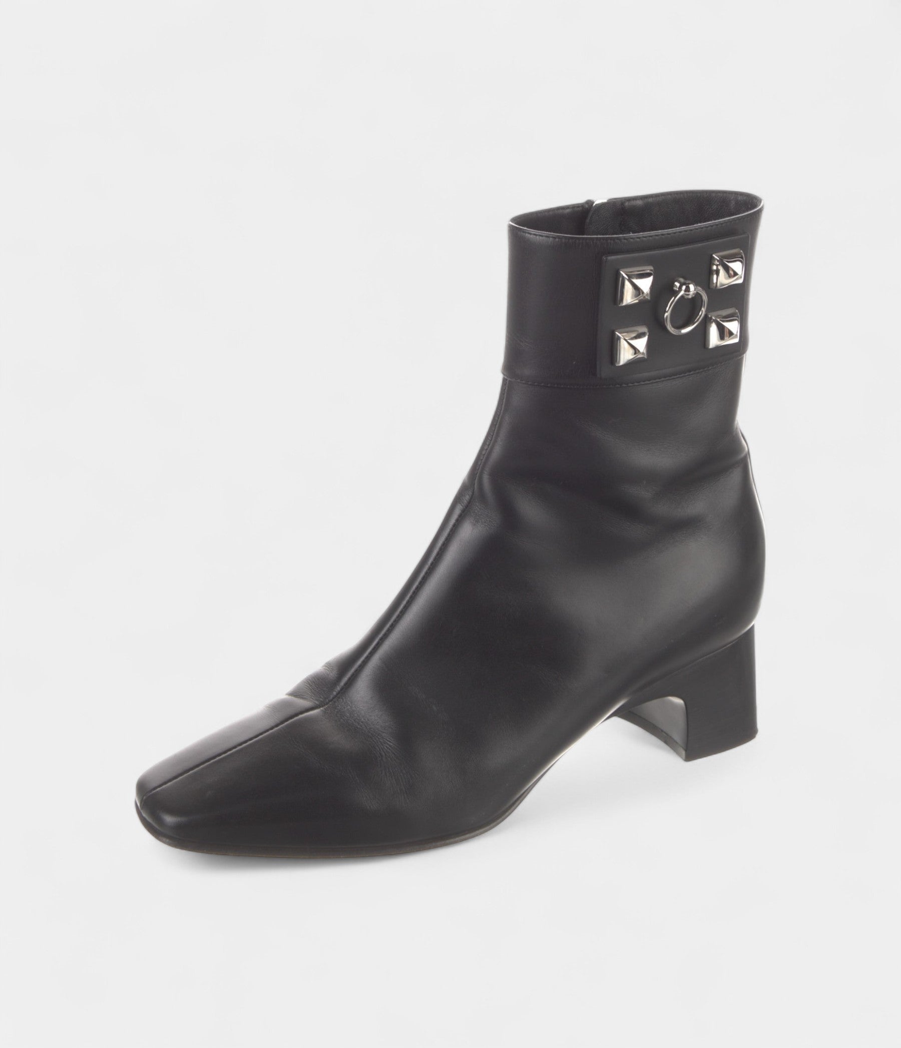 HermesDecouverteBootsUnderstatedRefinementEffortlessVersatility_2.jpg Hermès Decouverte Boots Understated Refinement Effortless Versatility