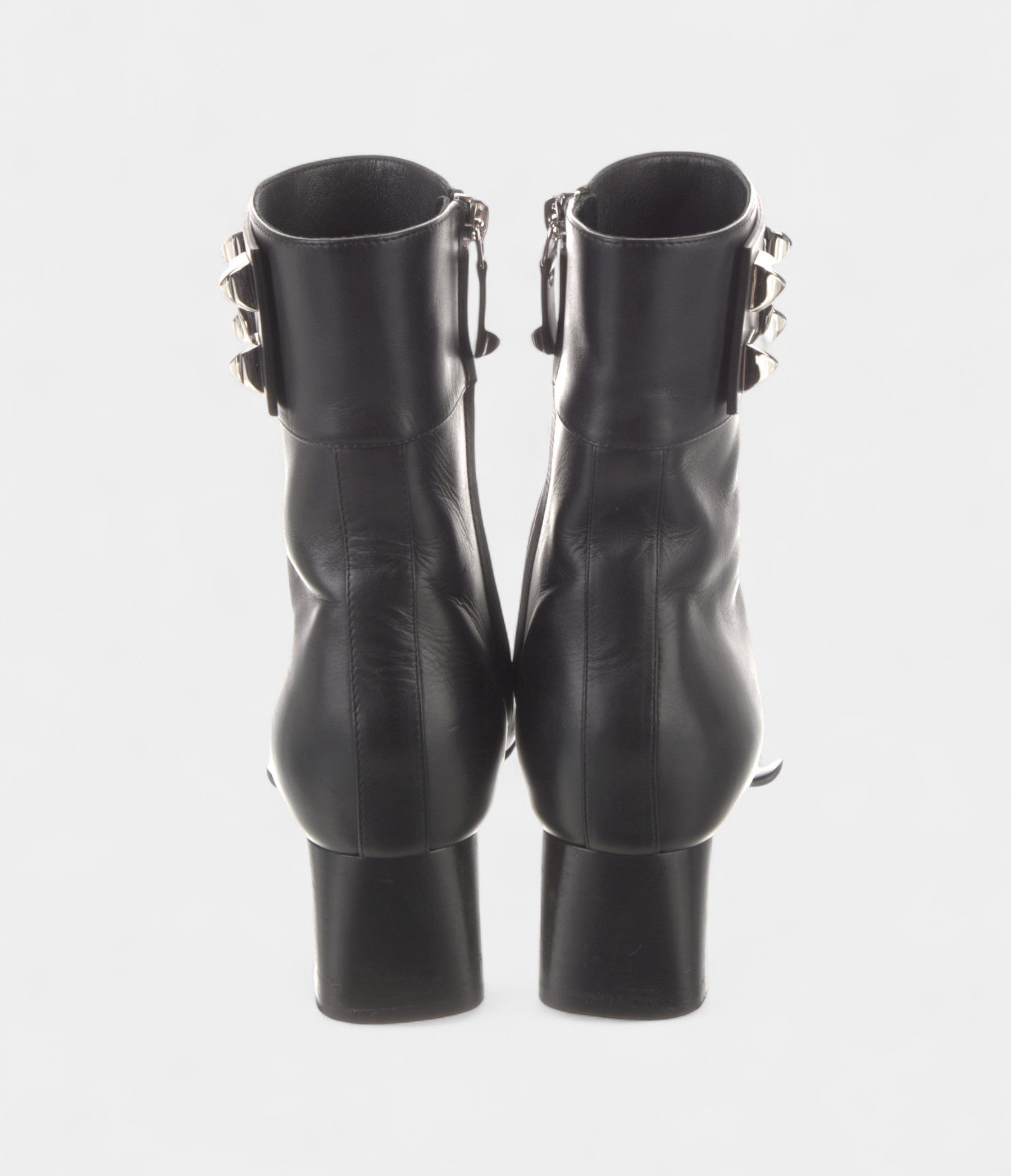 HermesDecouverteBootsUnderstatedRefinementEffortlessVersatility_4.jpg Hermès Decouverte Boots Understated Refinement Effortless Versatility