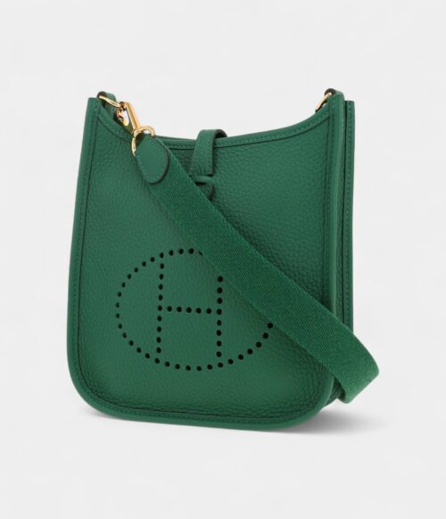 Hermès Evelyne Shoulder Bag in Green Taurillon Clémence Leather