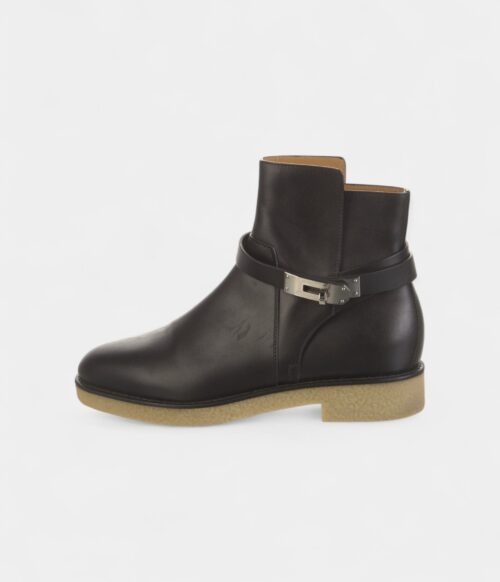 Hermès Follow Leather Chelsea Boots Effortless Style Modern Versatility
