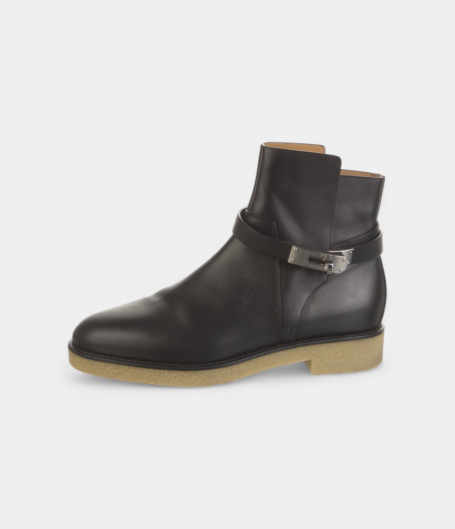 Hermès Follow Leather Chelsea Boots Effortless Style Modern Versatility