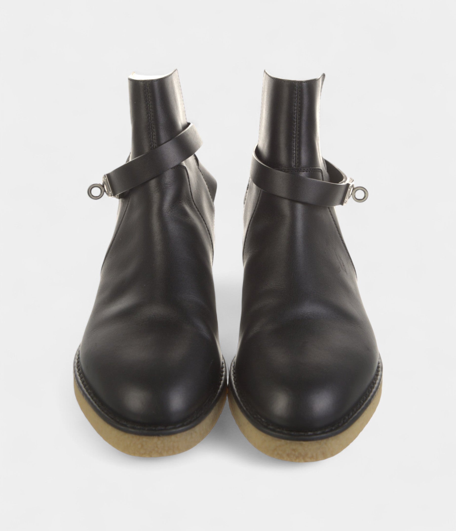 Hermès Follow Leather Chelsea Boots Effortless Style Modern Versatility