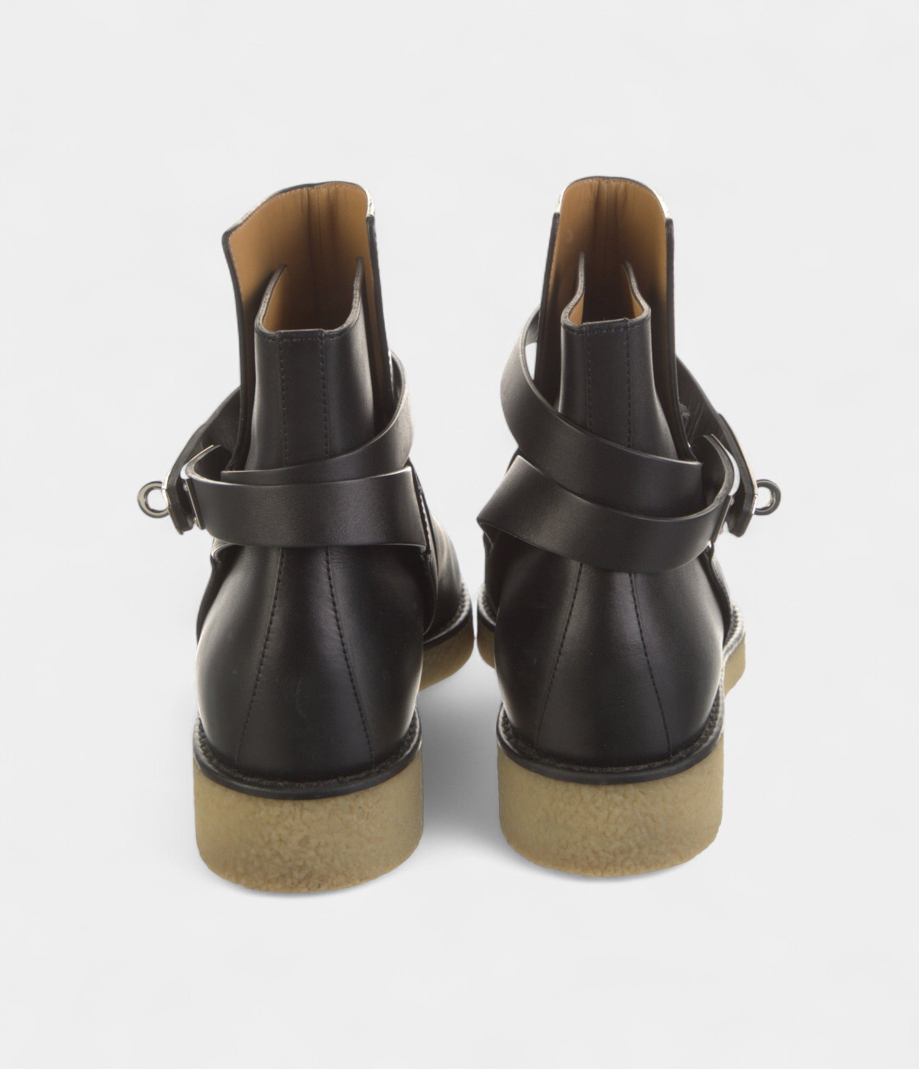 Hermès Follow Leather Chelsea Boots Effortless Style Modern Versatility