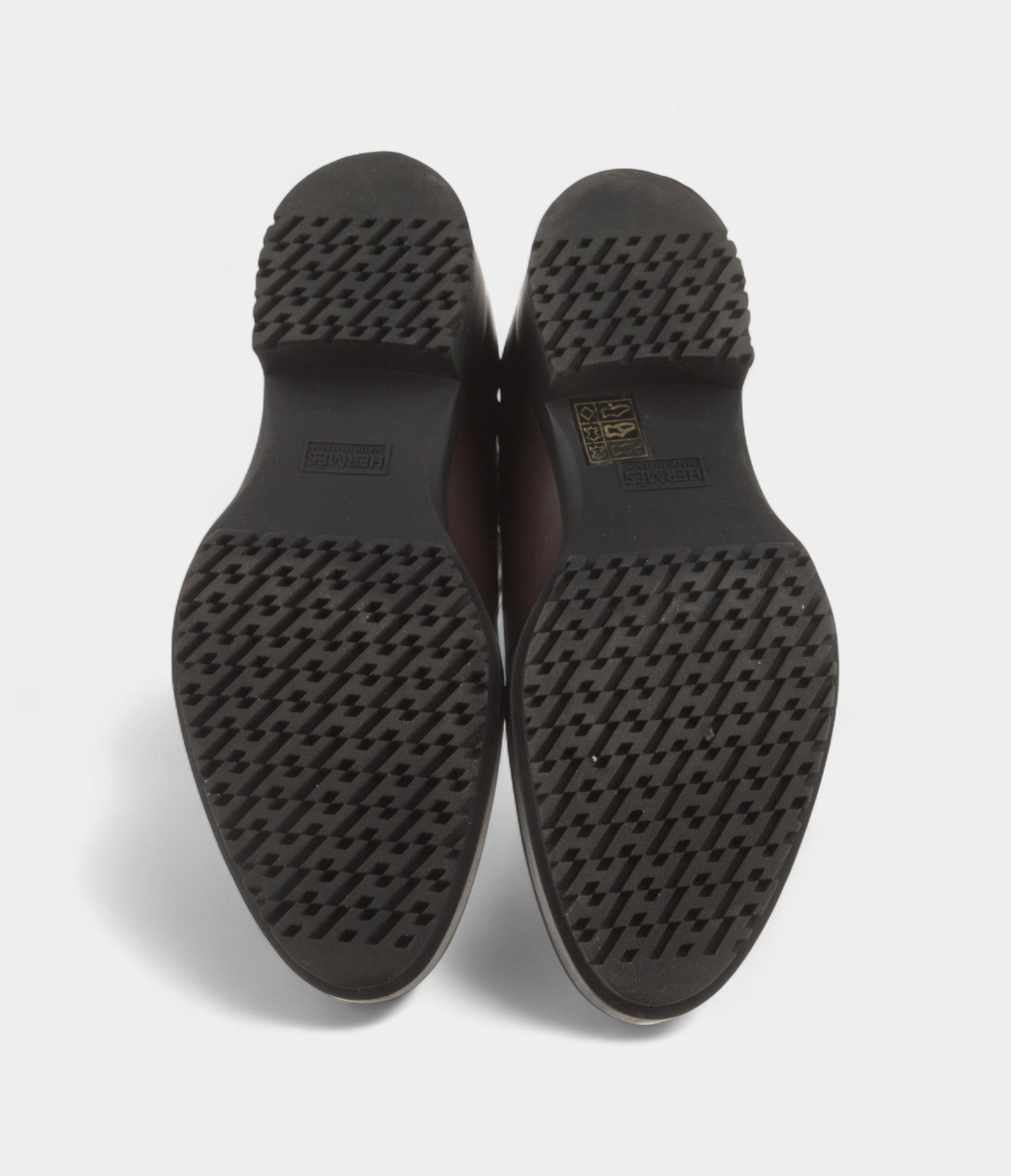 HermesKrossLeatherChelseaBootsContemporaryEdgeTimelessCraftsmanship_5.jpg Hermès Kross Leather Chelsea Boots Contemporary Edge Timeless Craftsmanship