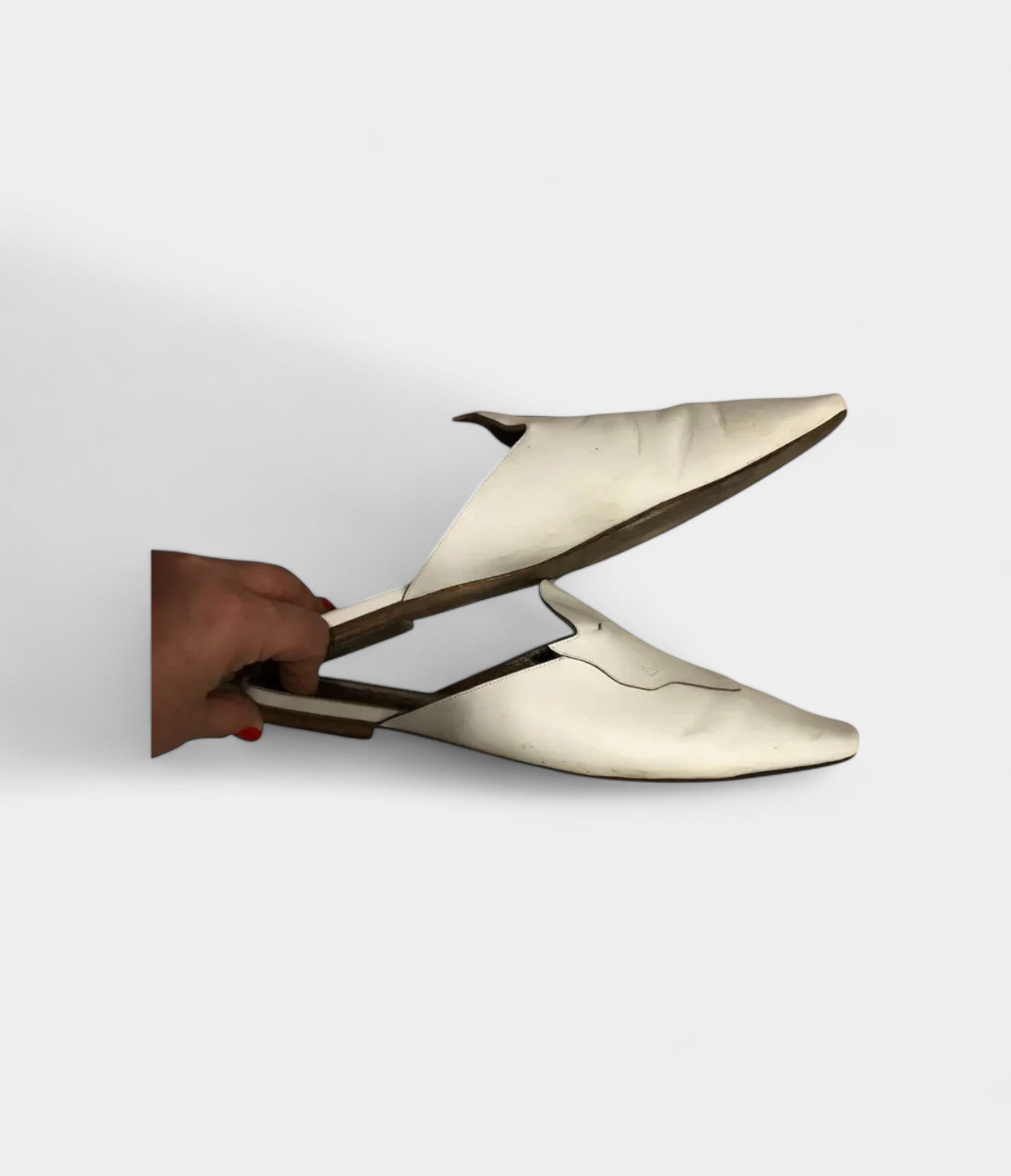 Hermès Leather Mules & Clogs A Fusion of Comfort and Elegance