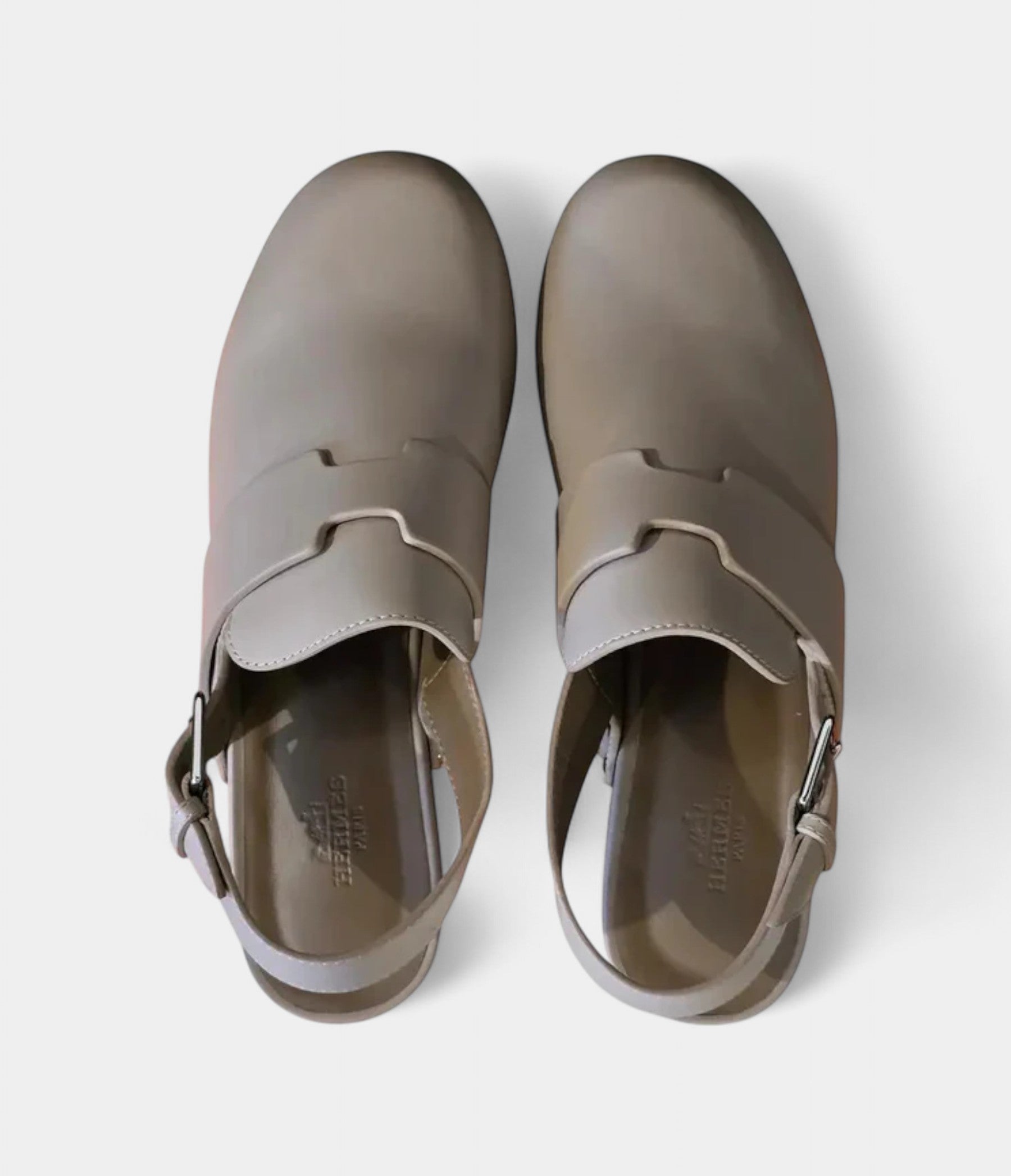 Hermès Leather Mules & Clogs Sophisticated Craftsmanship Meets Everyday Comfort