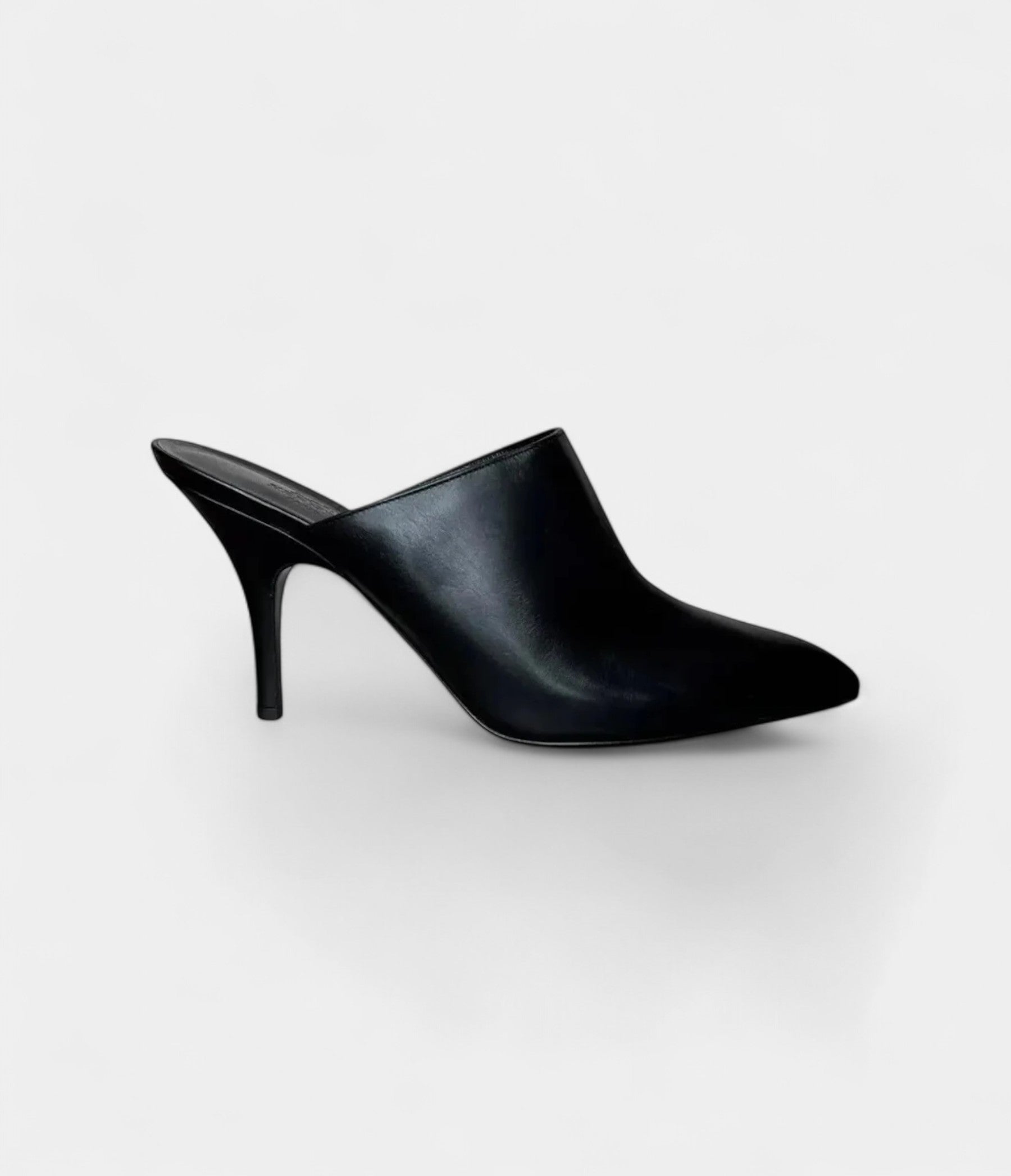 Hermès Leather Mules & Clogs The Art of Effortless Luxury