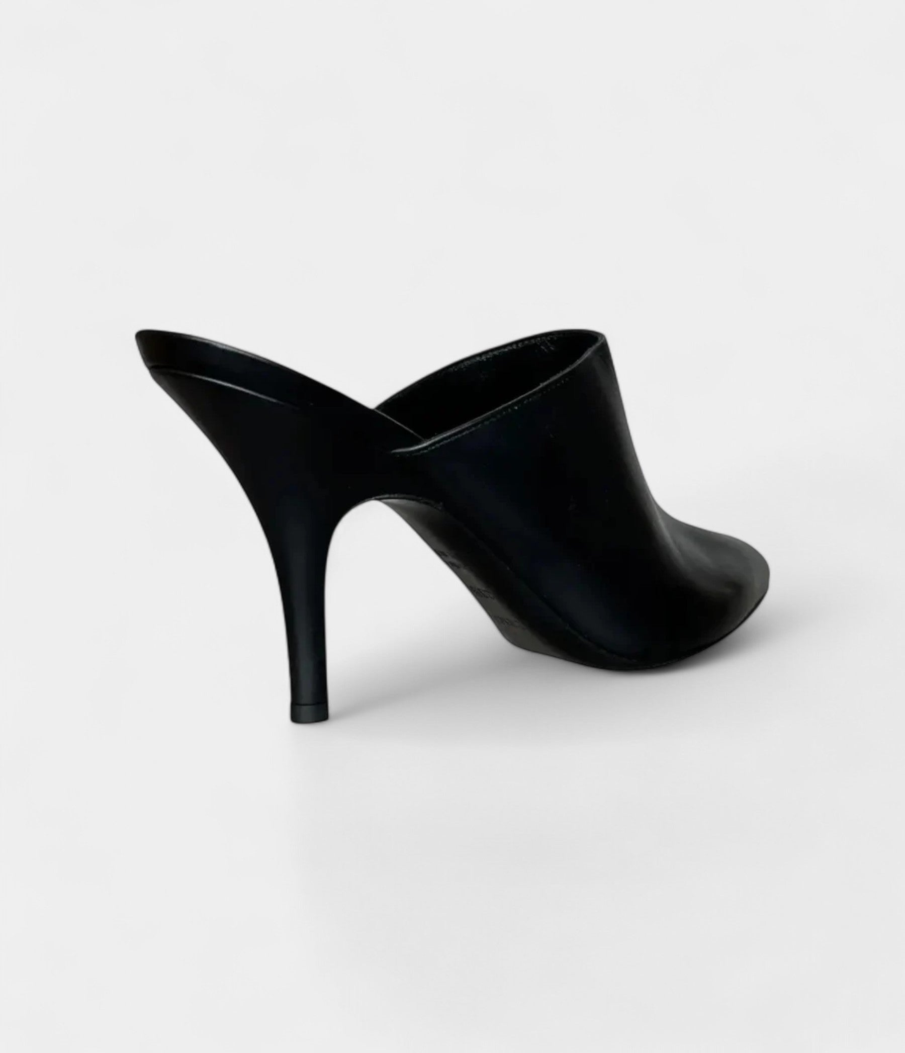 Hermès Leather Mules & Clogs The Art of Effortless Luxury