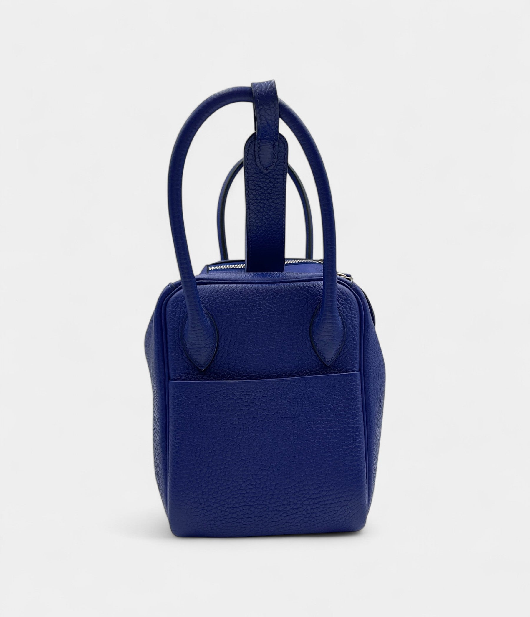 HermesLindy26BlueElectricinClemence_Palladiumhardware_1.jpg Hermès Lindy 26 Blue Electric in Clemence, Palladium hardware