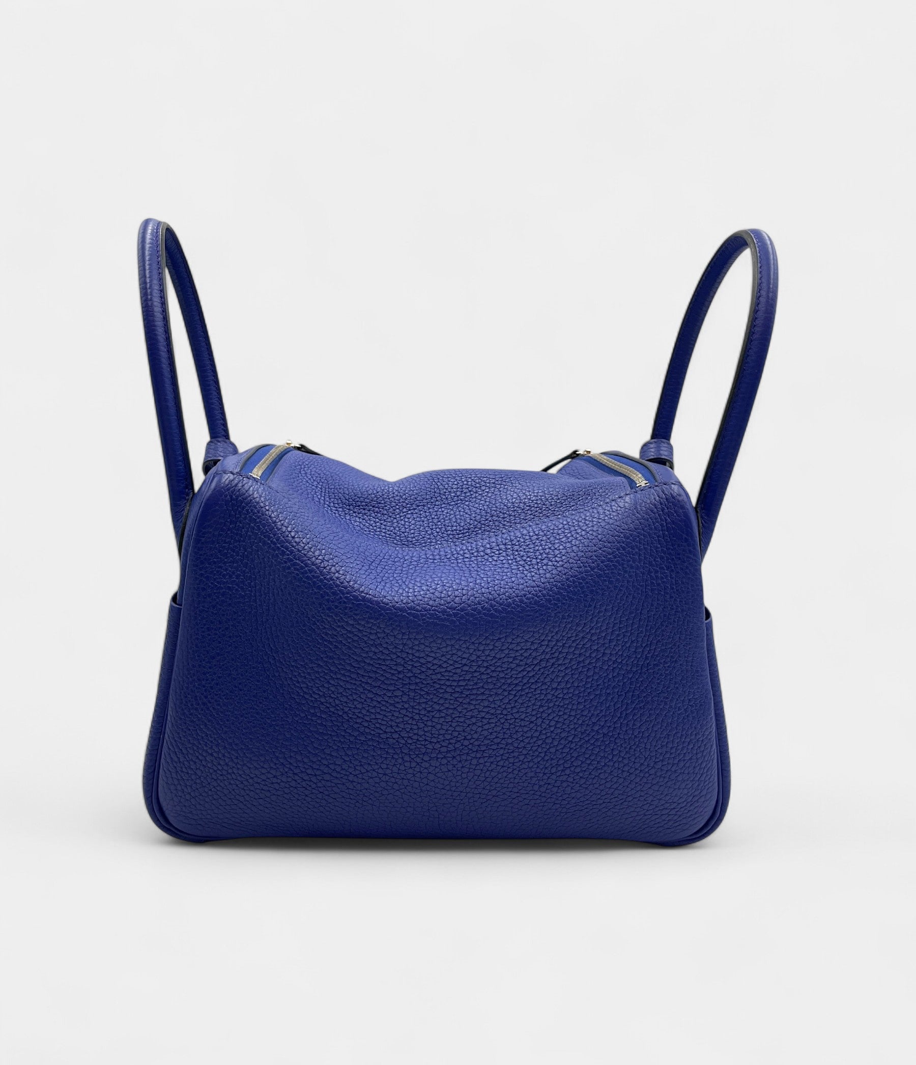 HermesLindy26BlueElectricinClemence_Palladiumhardware_4.jpg Hermès Lindy 26 Blue Electric in Clemence, Palladium hardware