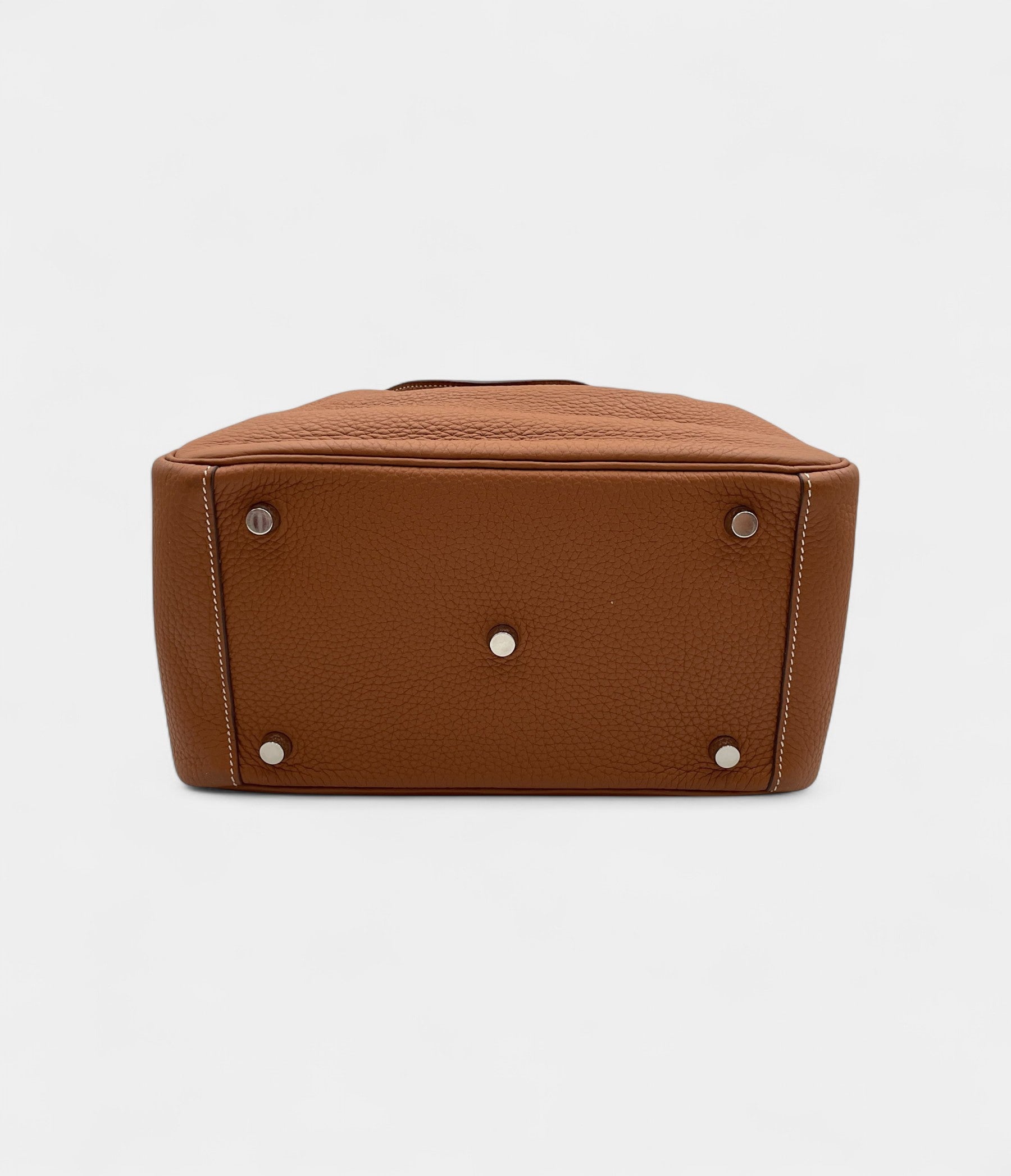 HermesLindy26inGoldClemenceLeatherwithPalladiumHardware_1.jpg Hermès Lindy 26 in Gold Clemence Leather with Palladium Hardware