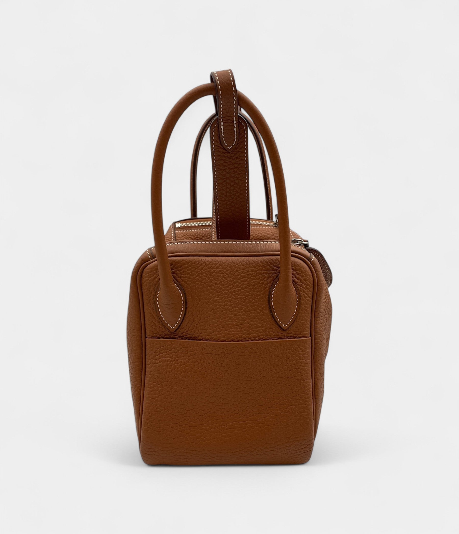 HermesLindy26inGoldClemenceLeatherwithPalladiumHardware_3.jpg Hermès Lindy 26 in Gold Clemence Leather with Palladium Hardware