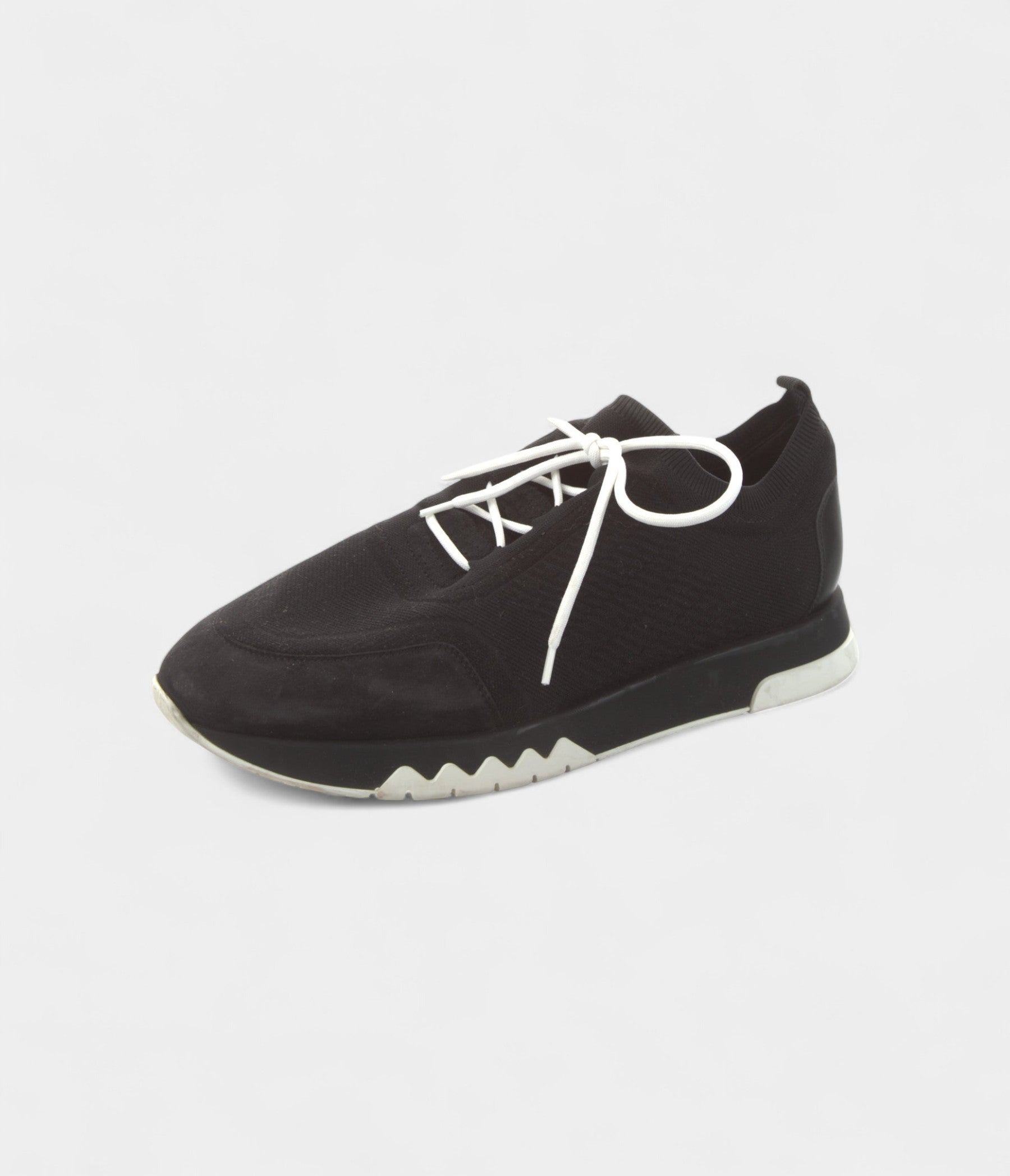 HermesMen_sAddictAthleticSneakersDrivenStyleWithLuxuriousCraftsmanship_2.jpg Hermès Men's Addict Athletic Sneakers Driven Style With Luxurious Craftsmanship
