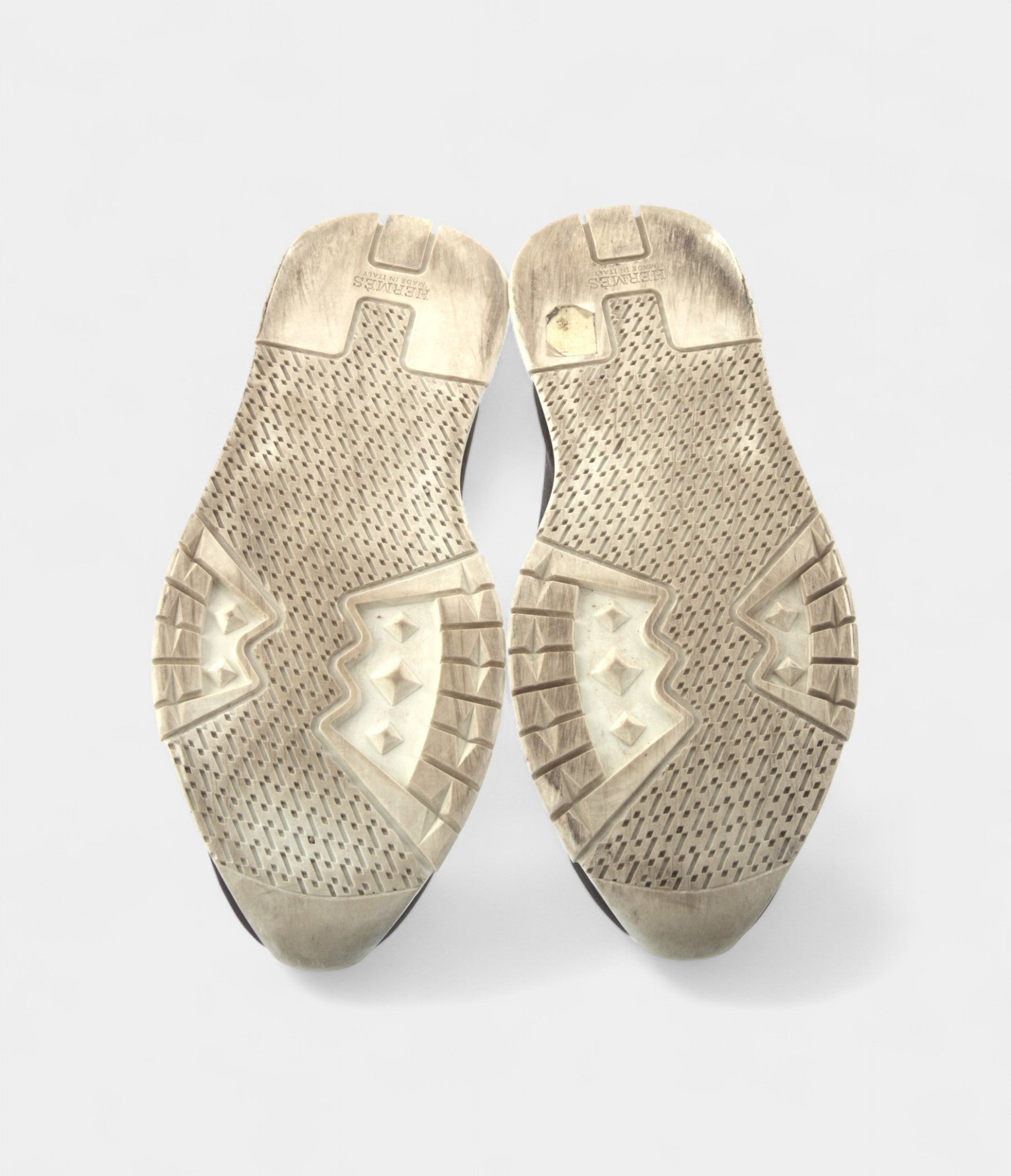 HermesMen_sAddictAthleticSneakersDrivenStyleWithLuxuriousCraftsmanship_5.jpg Hermès Men's Addict Athletic Sneakers Driven Style With Luxurious Craftsmanship
