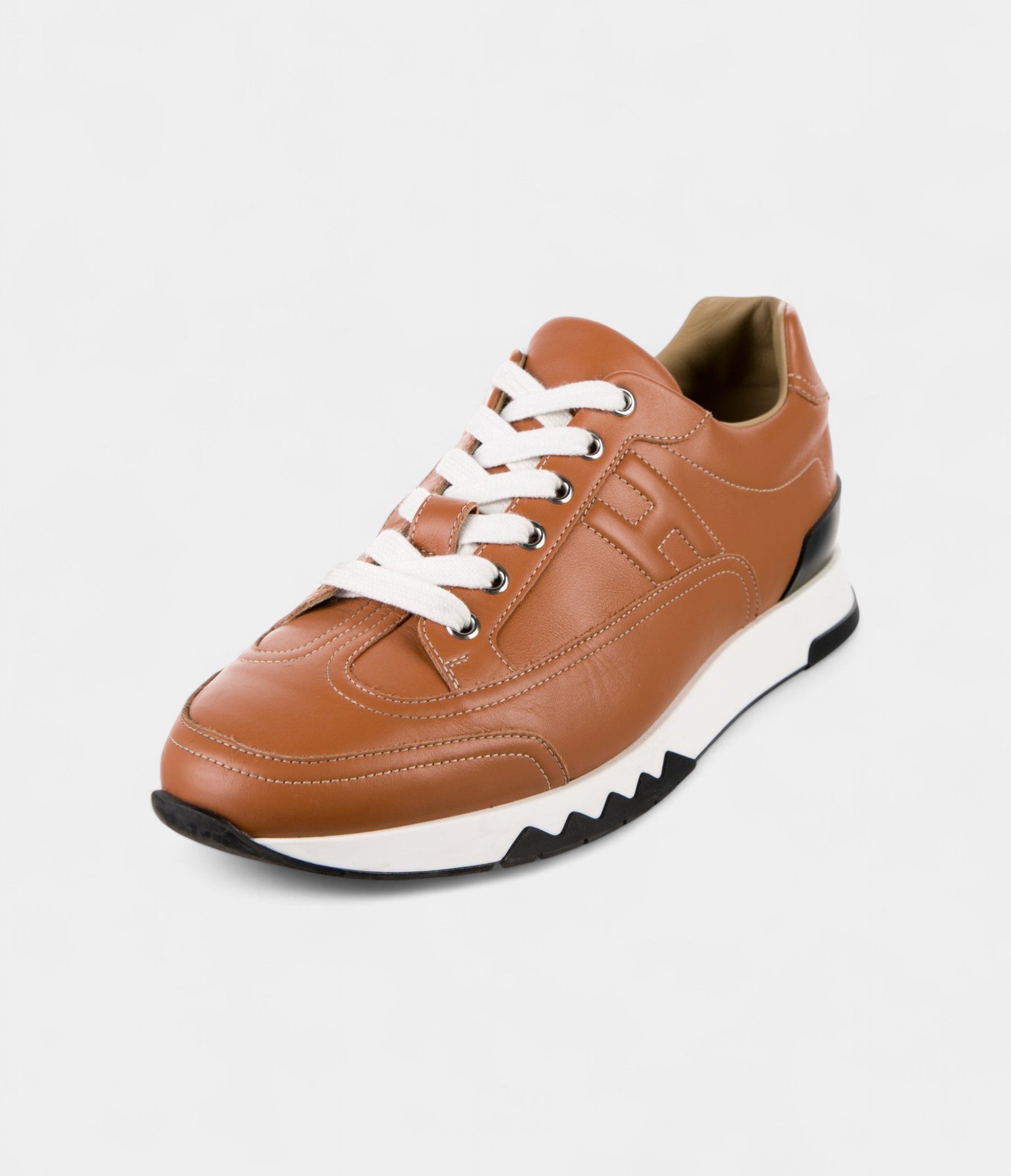 HermesMen_sSneakersTrailRefinedPerformanceinEveryStep_2.jpg Hermès Men's Sneakers Trail Refined Performance in Every Step