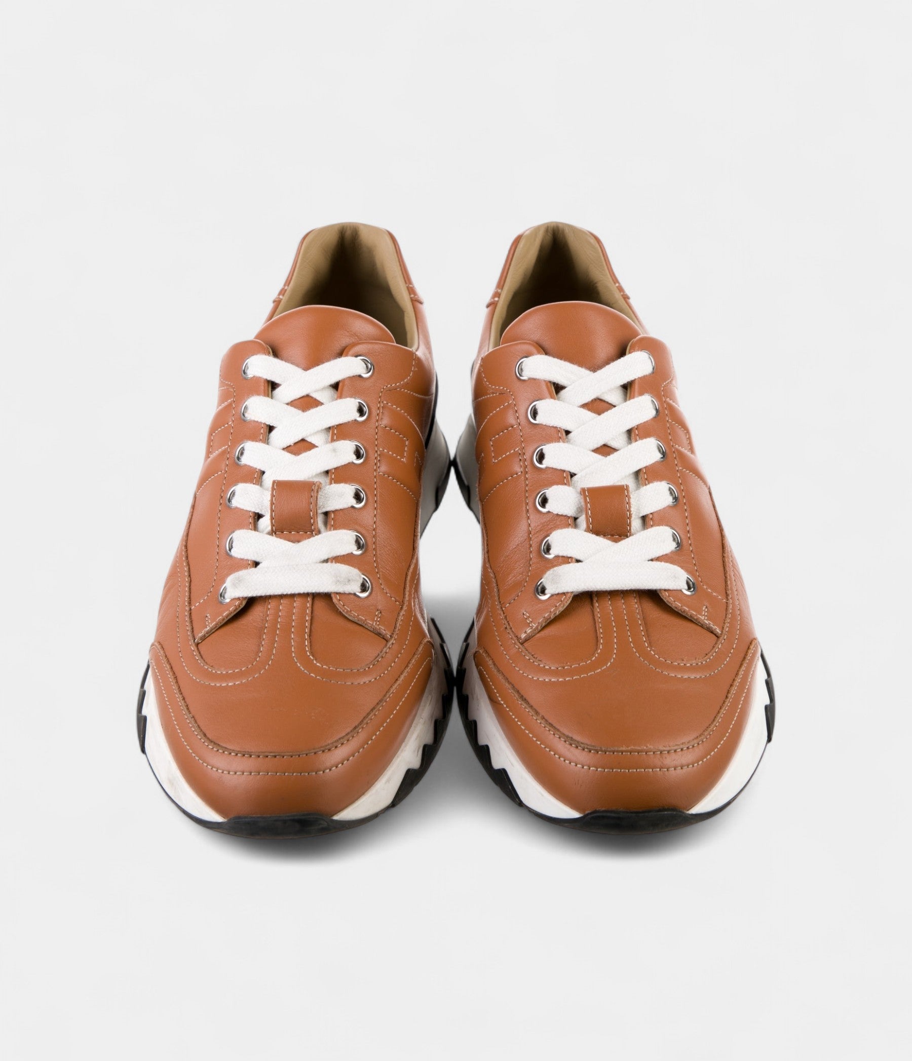 HermesMen_sSneakersTrailRefinedPerformanceinEveryStep_3.jpg Hermès Men's Sneakers Trail Refined Performance in Every Step