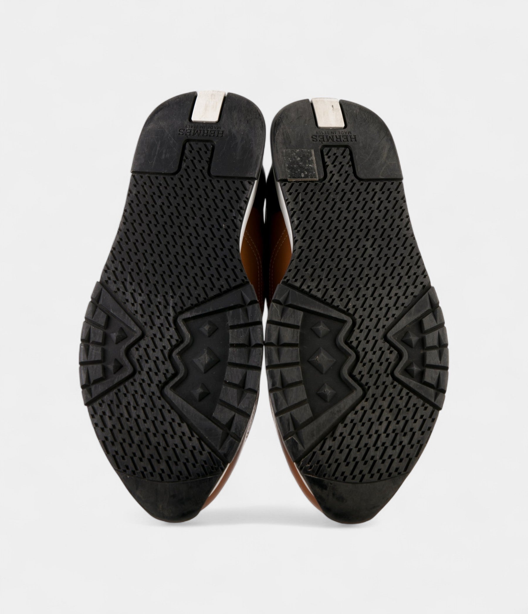 HermesMen_sSneakersTrailRefinedPerformanceinEveryStep_5.jpg Hermès Men's Sneakers Trail Refined Performance in Every Step