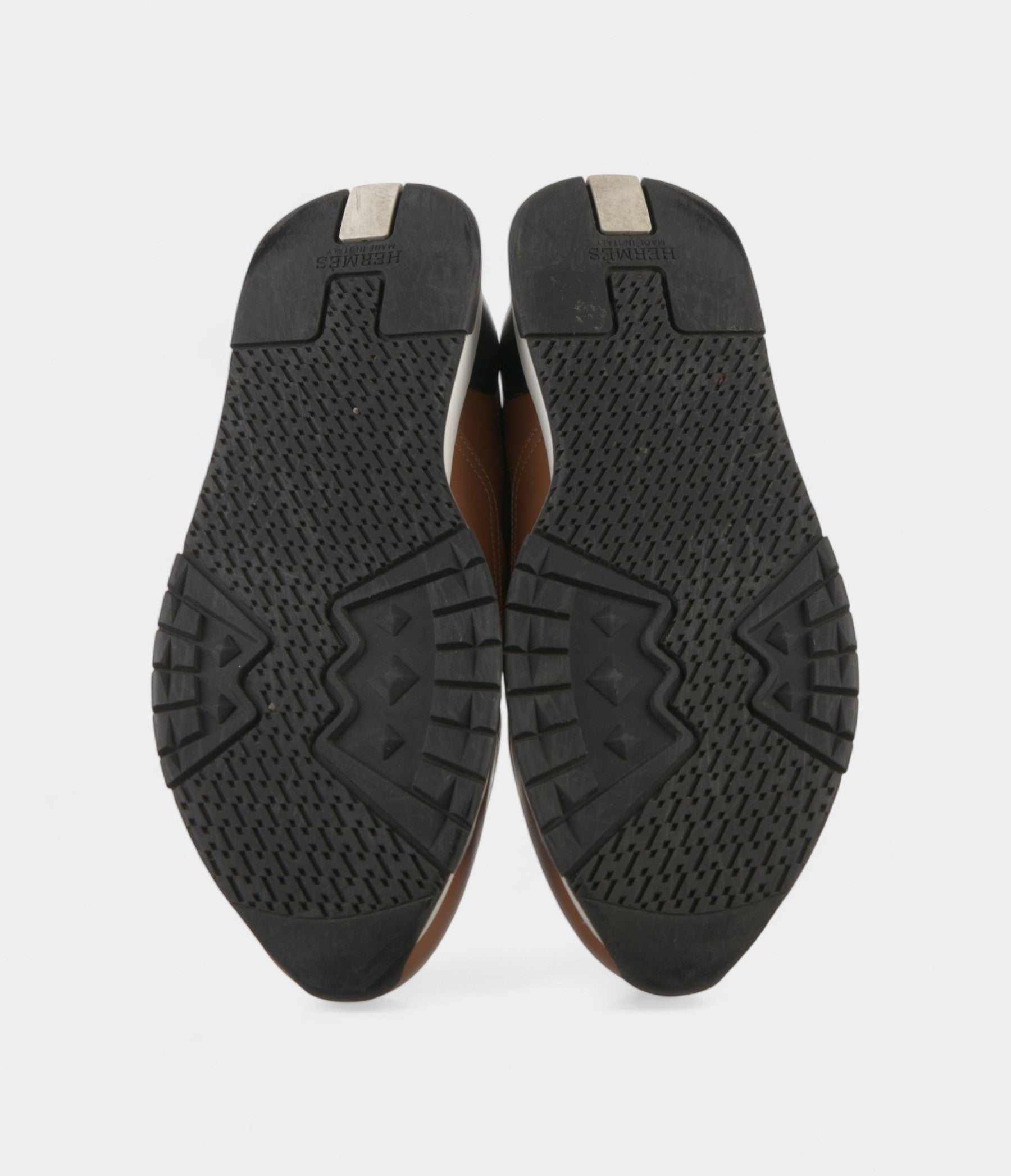 HermesMen_sTrailSneakersBoldDesignMeetsLuxuryCraftsmanship_5.jpg Hermès Men's Trail Sneakers Bold Design Meets Luxury Craftsmanship