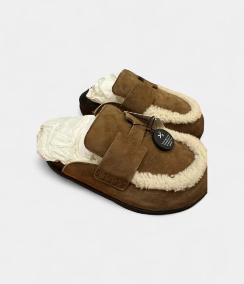 Hermès Mules & Clogs Effortless Elegance, Uncompromising Craftsmanship