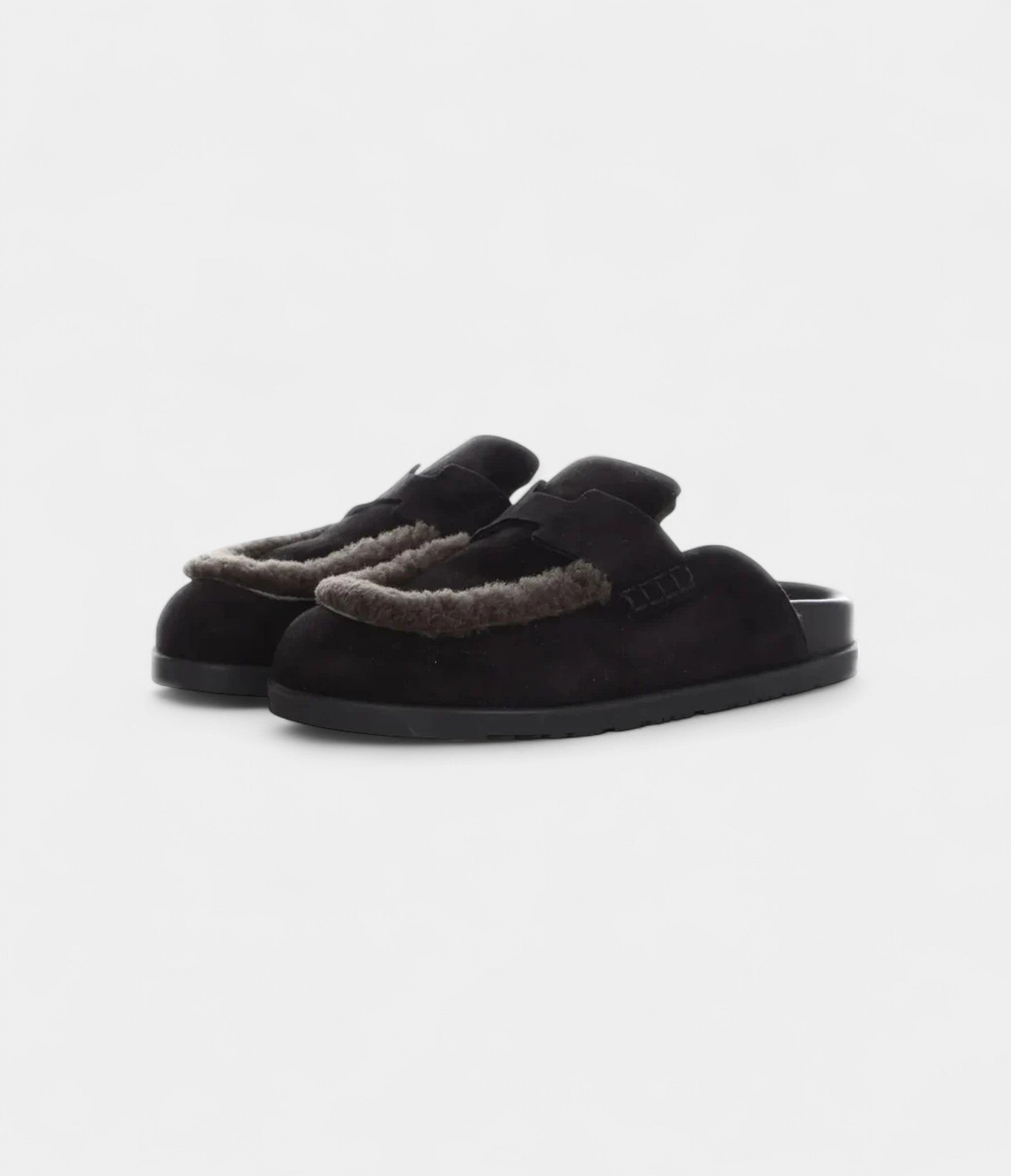 Hermès Mules & Clogs: Quiet Luxury, Effortless Style