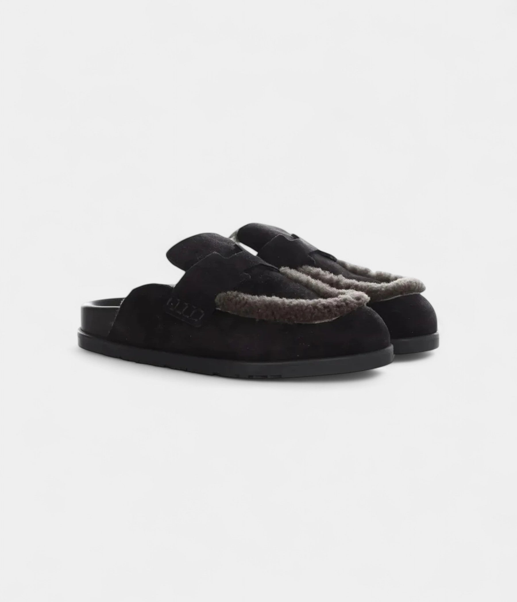 Hermès Mules & Clogs: Quiet Luxury, Effortless Style